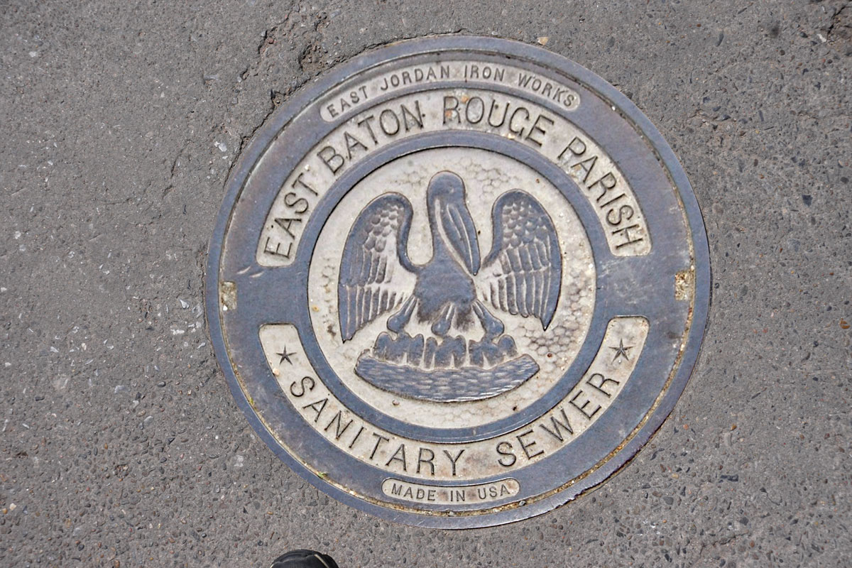 © 2018 Louise Levergneux. Manhole cover in Baton Rouge, Louisiana.