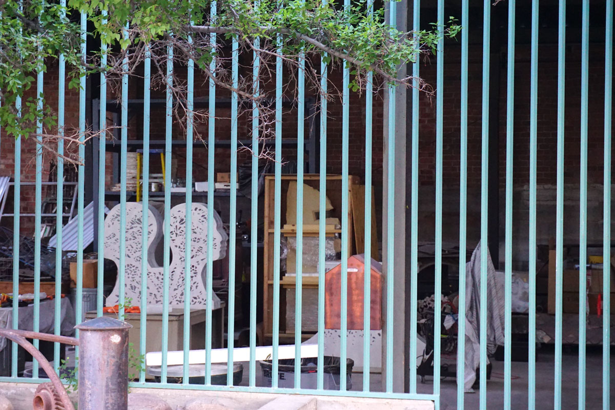 © 2019 Louise Levergneux. The so called greenish cage in the back of Barbara’s studio space.