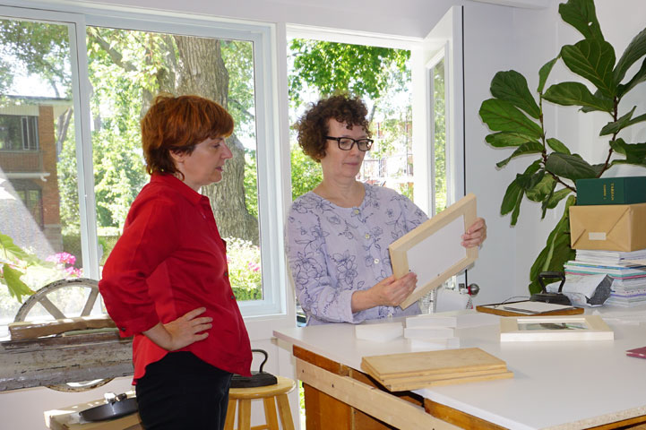 © 2019 Louise Levergneux. Guylaine Couture in Cécile’s Studio.