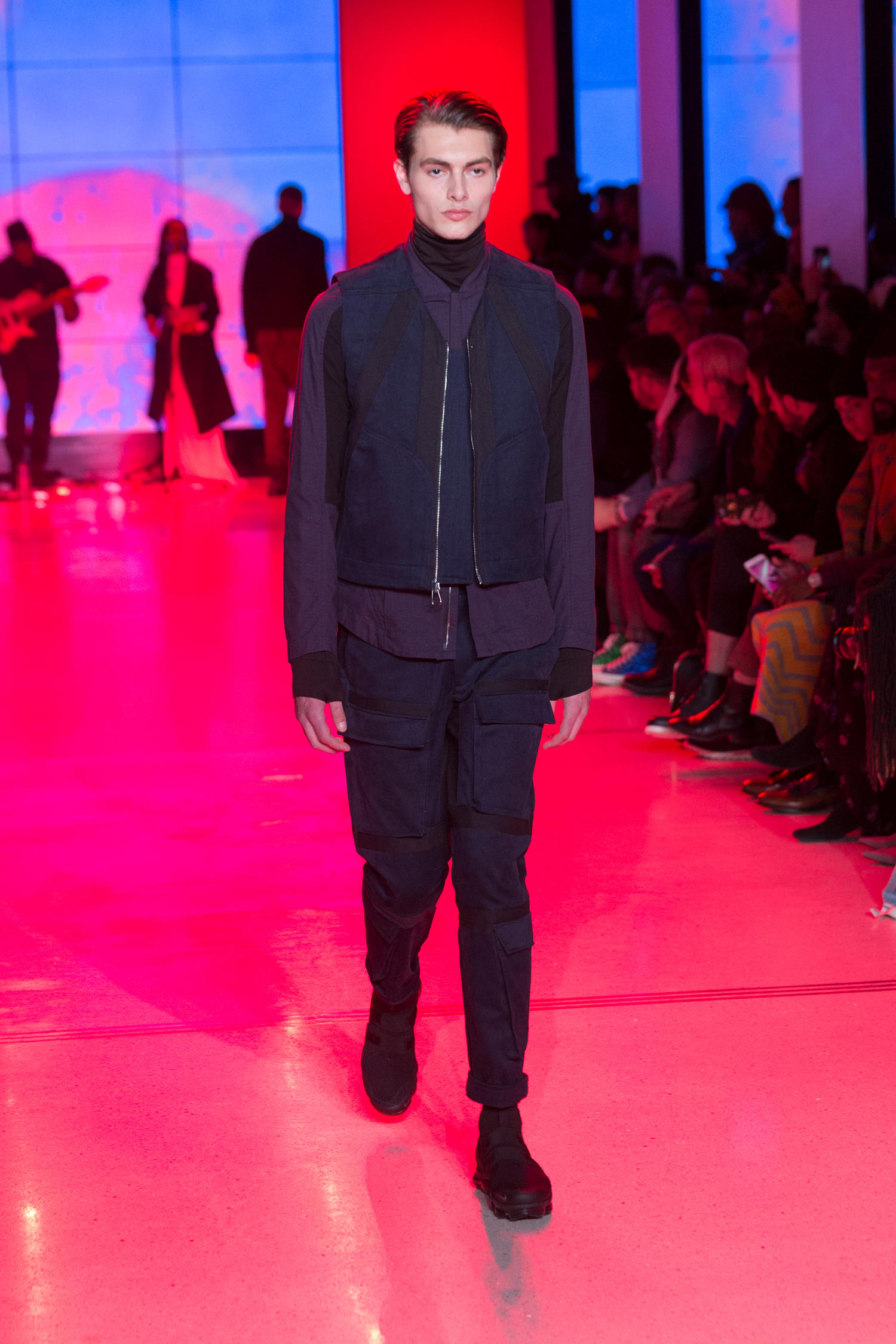  LOOK 14   ARC Undervest  / Navy French Twill   ARC Tactical Shirt  / Navy Ripstop   ARC Turtleneck  / Black Terry   ARC Tactical Pant  / Navy French Twill   Nike Air VaporMax Utility    