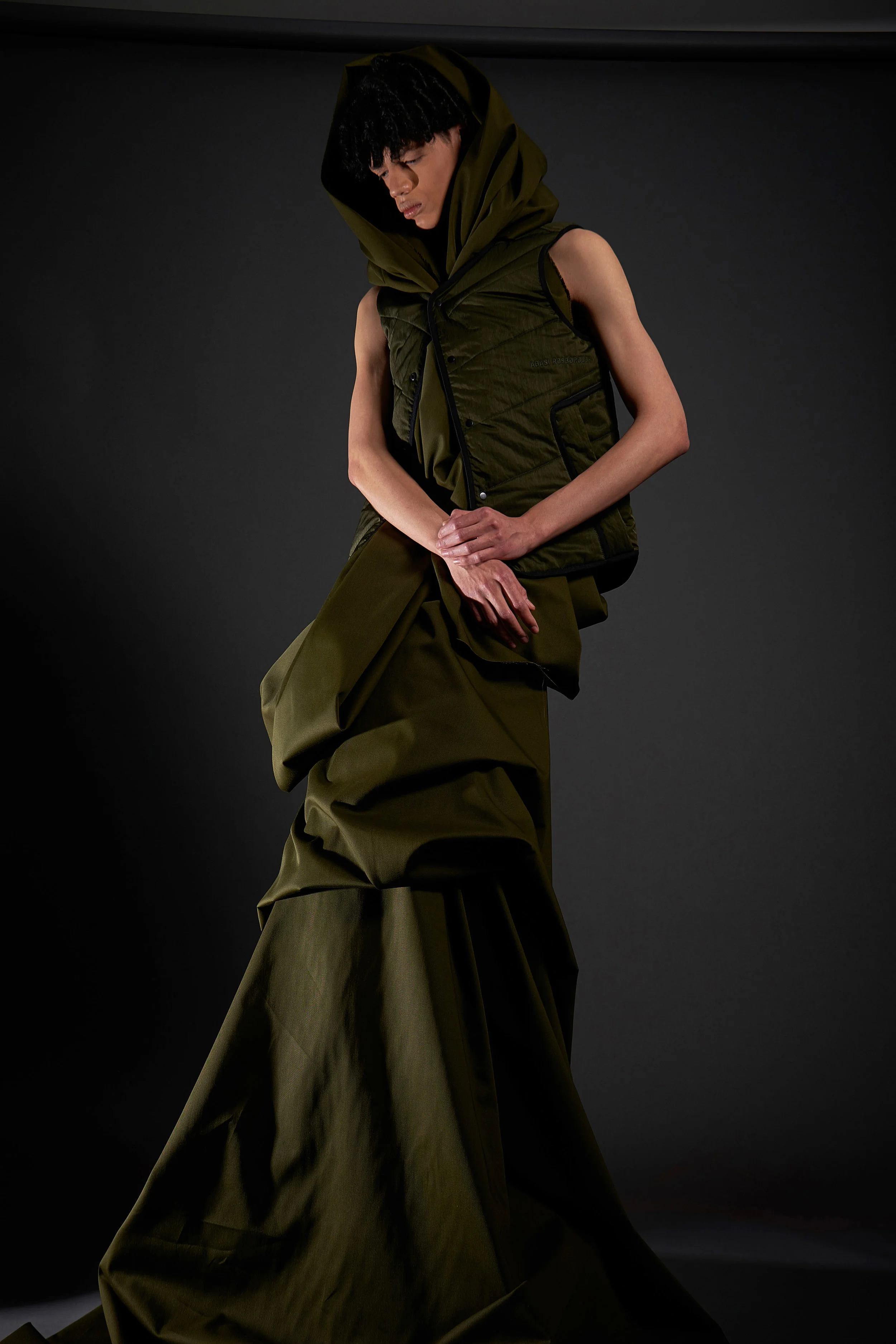  Look 6   ARC Atlas Vest  / Olive  . 
