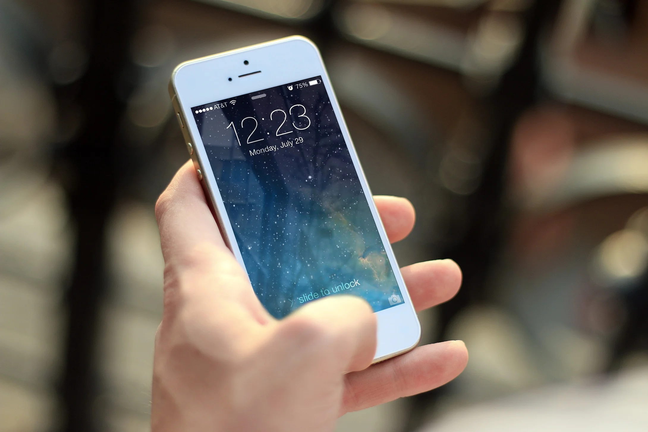iphone-smartphone-apps-apple-inc-40011-1.jpeg