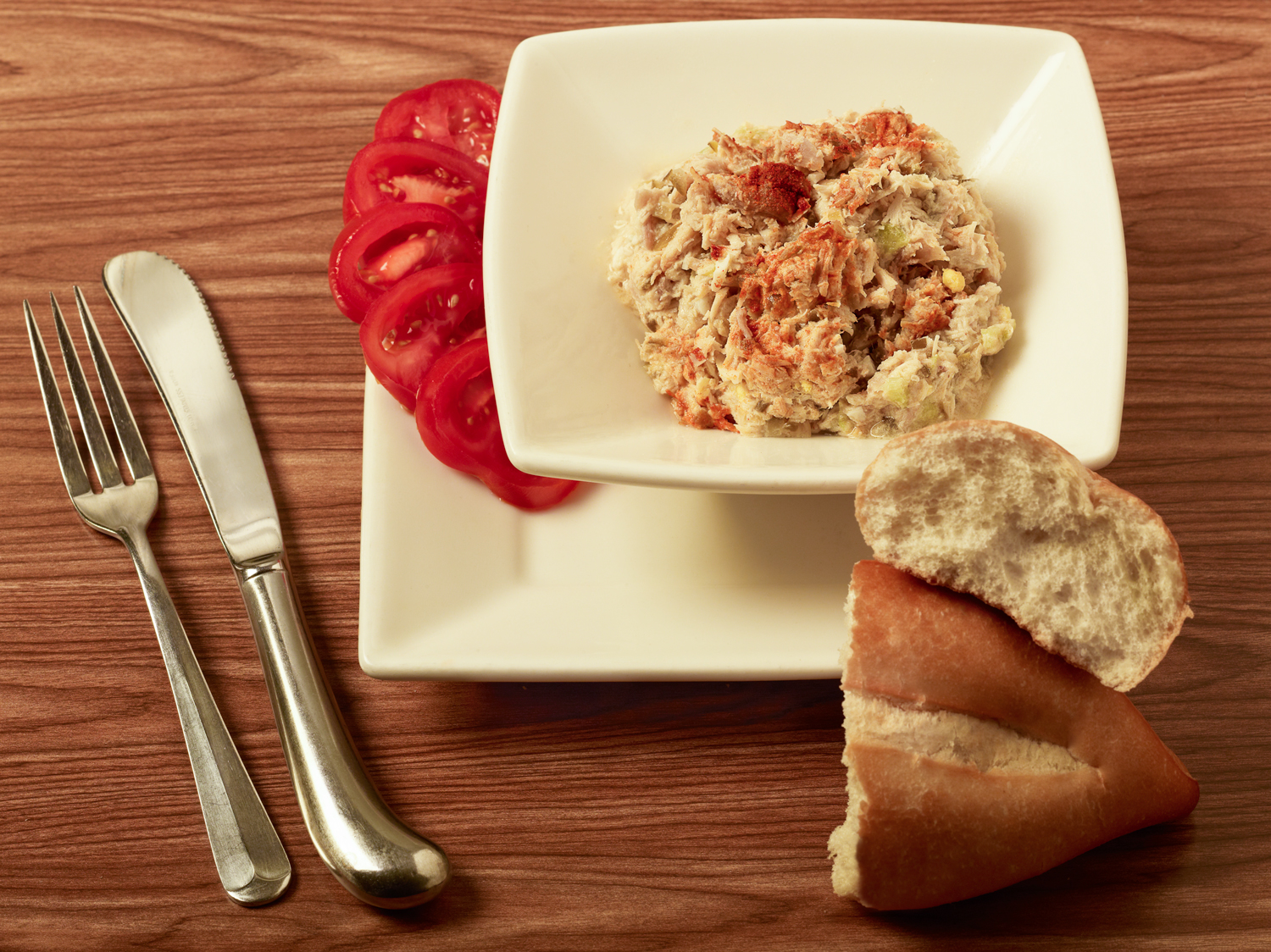 Stop in today to Granma T's and try our exclusive organic fresh chicken
salad made by THE Granma T! .....................................................................................................
Great with your favorite side of bread or salad, get it while you can
because its soon to be replaced with our seasonal turkey salad!
8oz for only $4.99 ....................................................................................................
Special thanks to our own Stephanie Eley out in Atlanta making the new food/ product photography happen! 