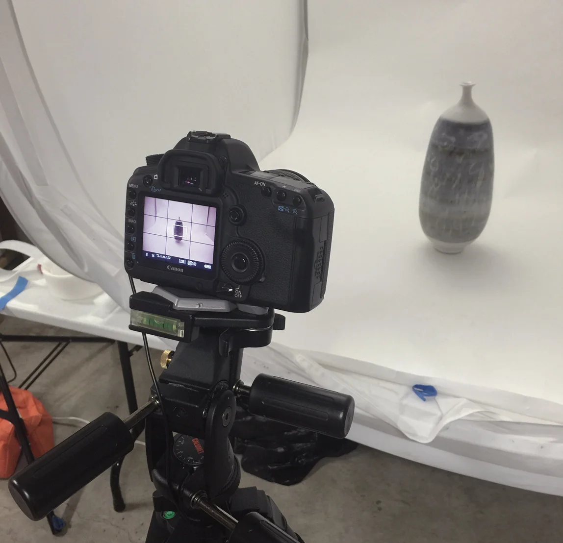 Object photography using strobes and light boxes