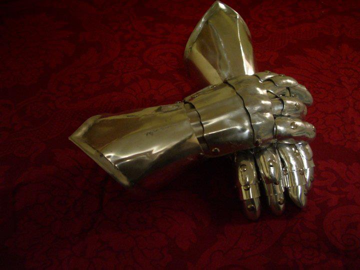 Gothic gautlets.jpg