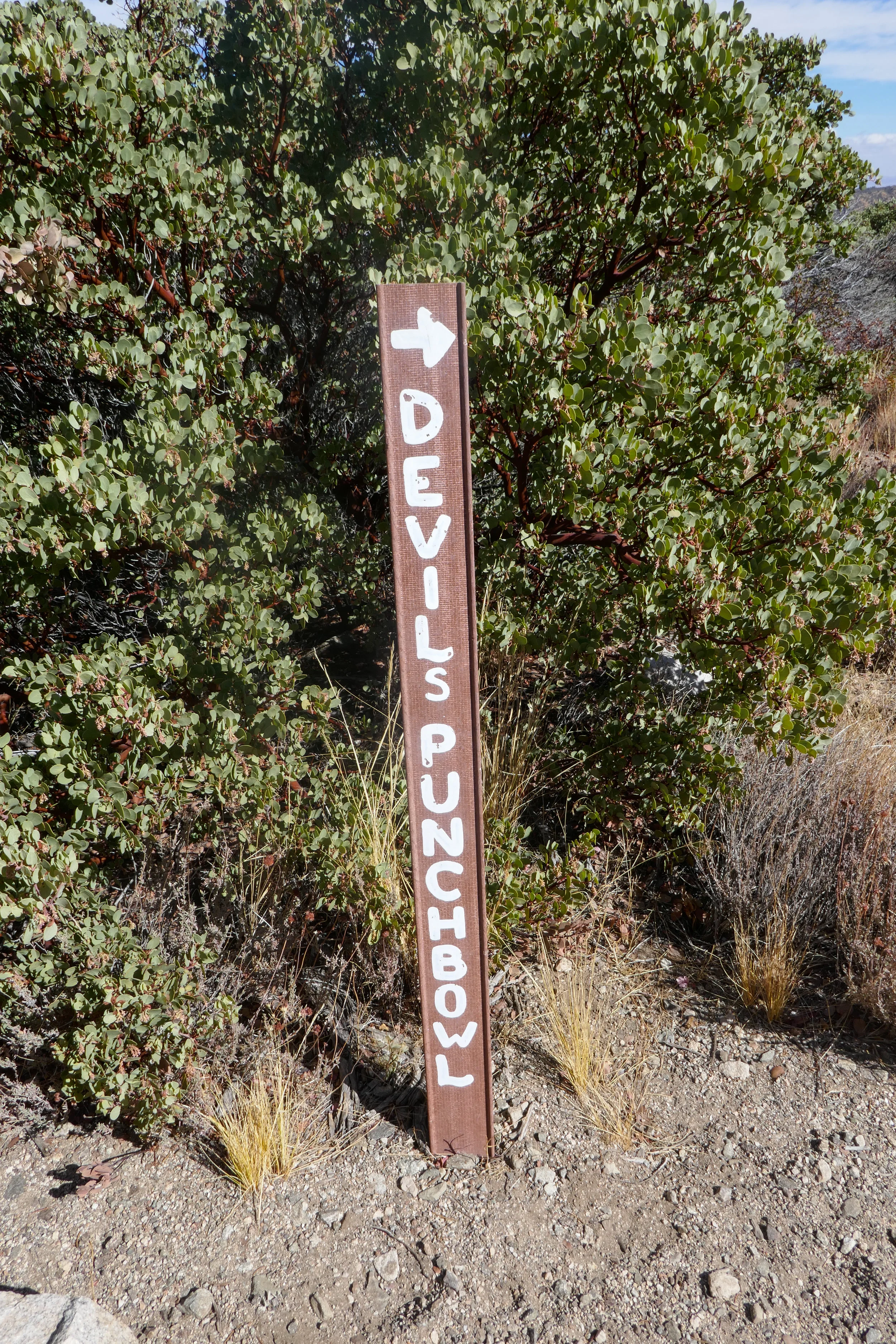 From here we headed to the Devil's Punchbowl loop which took us down into these amazing rock formations.