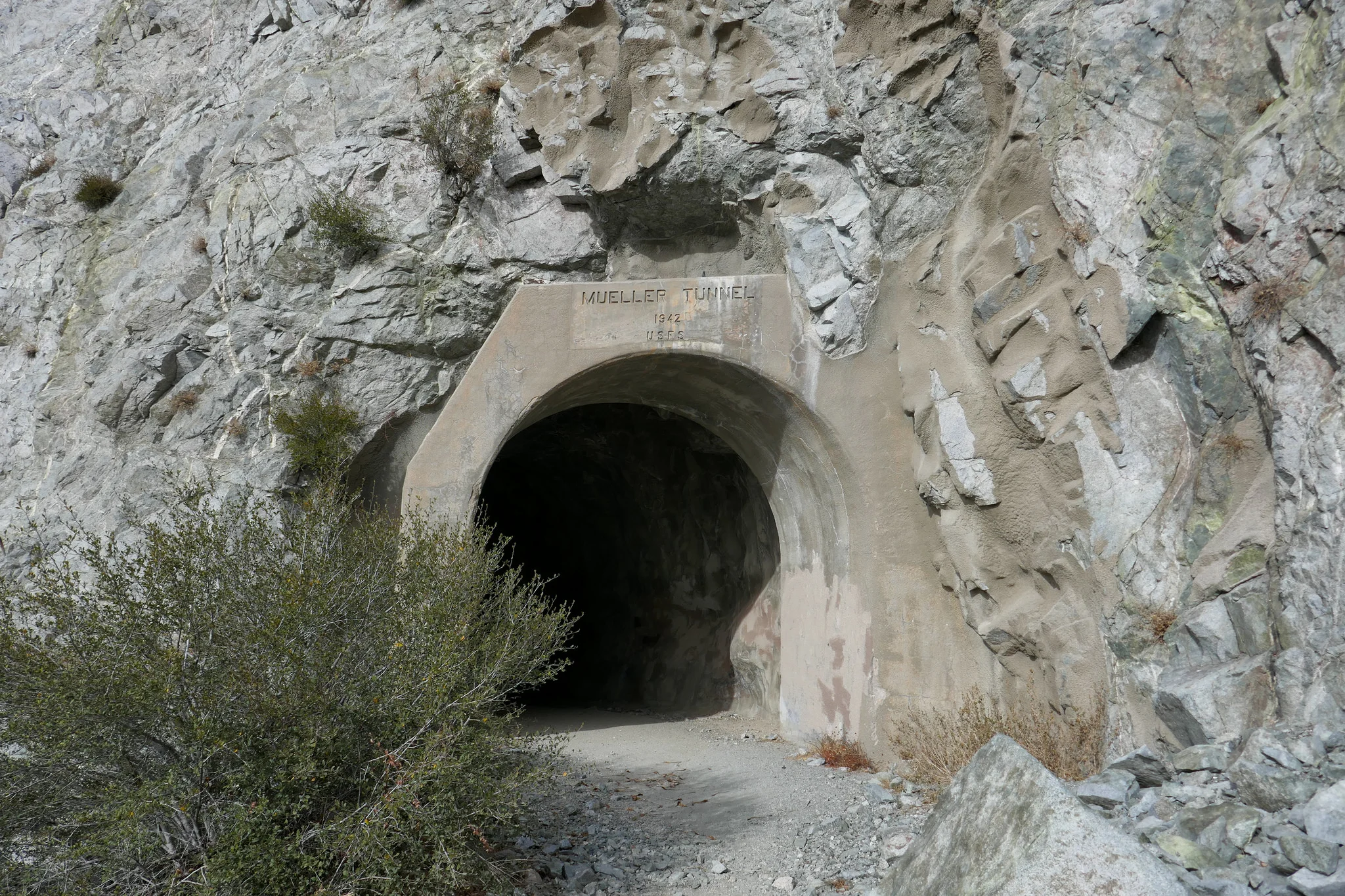 Starting off the hike through the Mueller Tunnel.