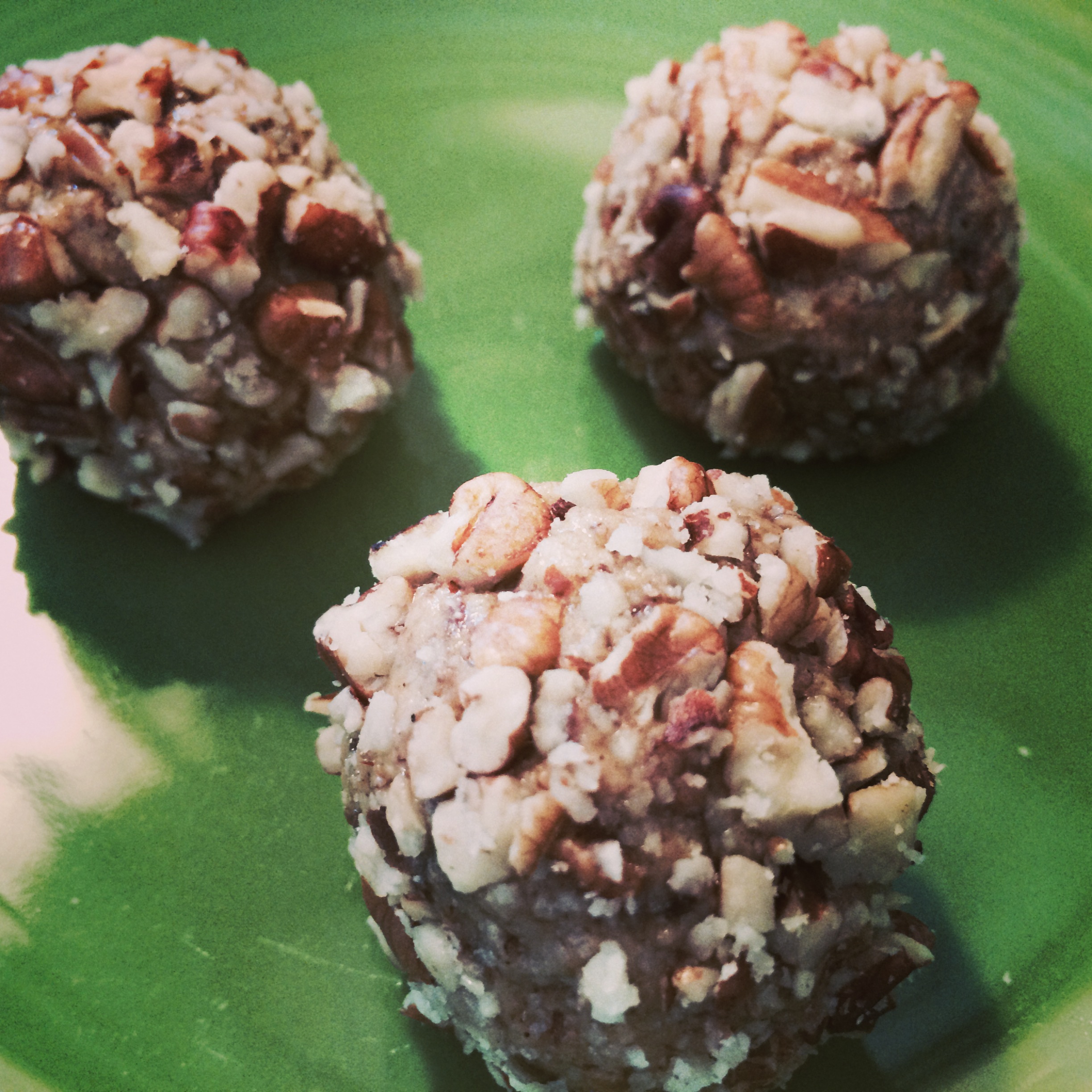 Each Date Pecan Garam Masala Peanut Butter Ball has about 2.5 grams of protein!