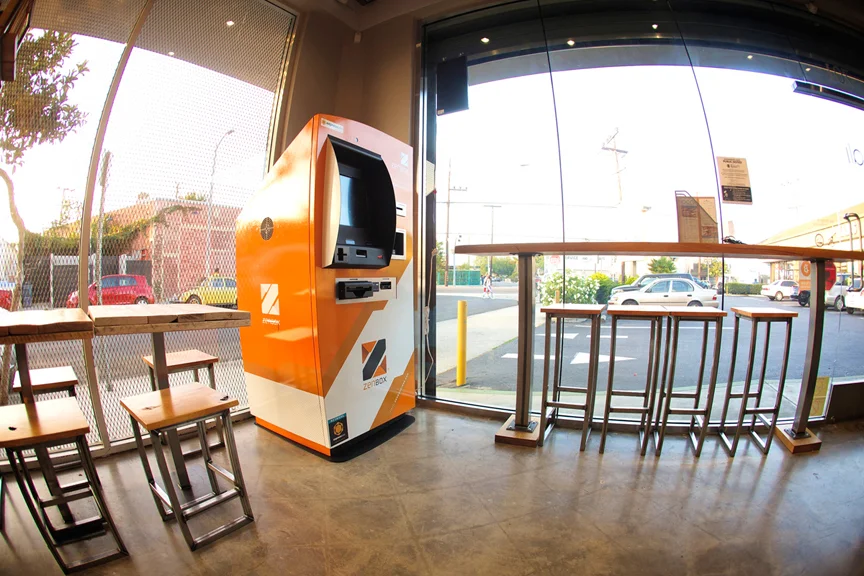 Photo by Oscar Zagal