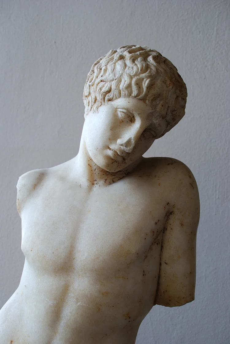 Walking around (Pablo Neruda)