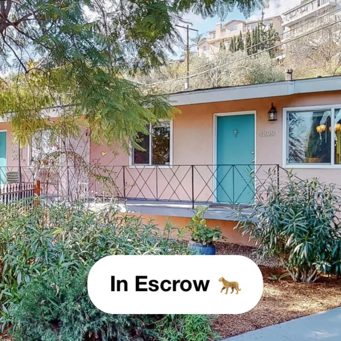And just like that, we&rsquo;re in escrow. 

💯property + 💯listing price +💯agent =
Selling your home a dream situation. 

I love what I do and the team and clients I get to do it with. Such an honor to help people find HOME. 

DM if you want to kno