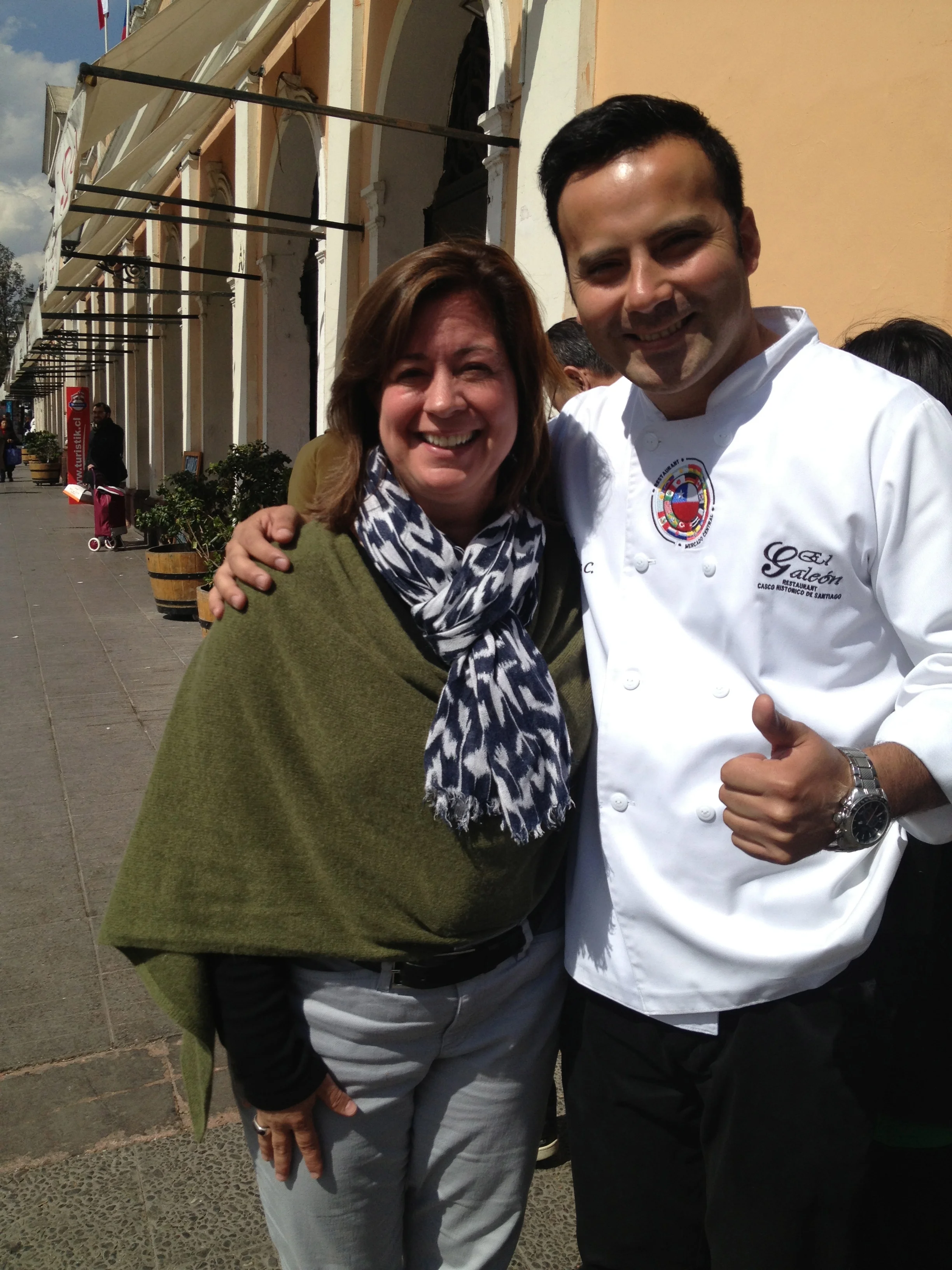 ...and, this is Annie's new friend, Jimmy, the head chef at El Galeón where we had lunch. (Clearly, Annie has better luck in making new friends.)