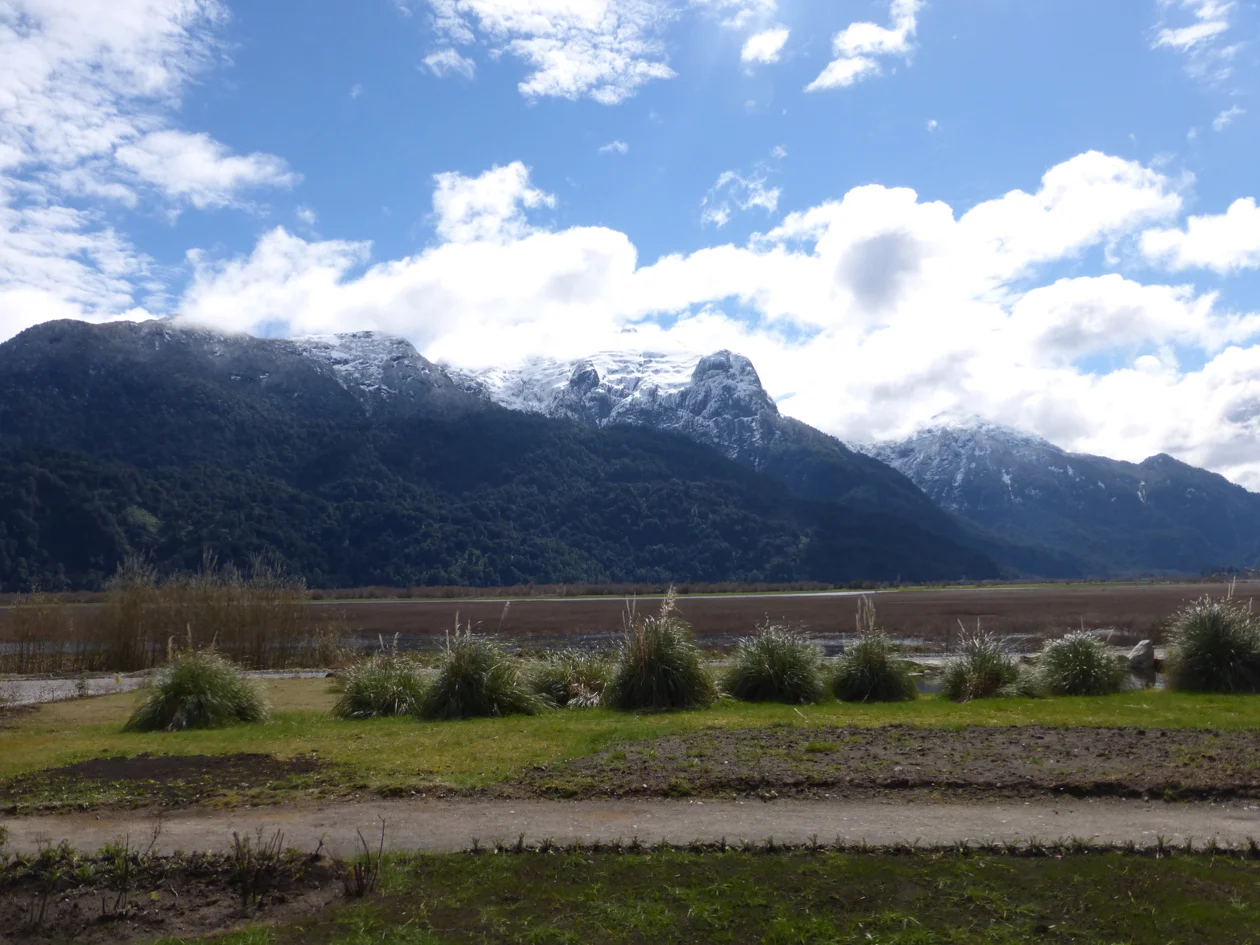We stopped for lunch at Puella. It's a hotel (and the ONLY thing around except for the customs house) in the middle of this route over The Andes. The producer in me couldn't get past thinking through the logistics of what it must take to run this place.