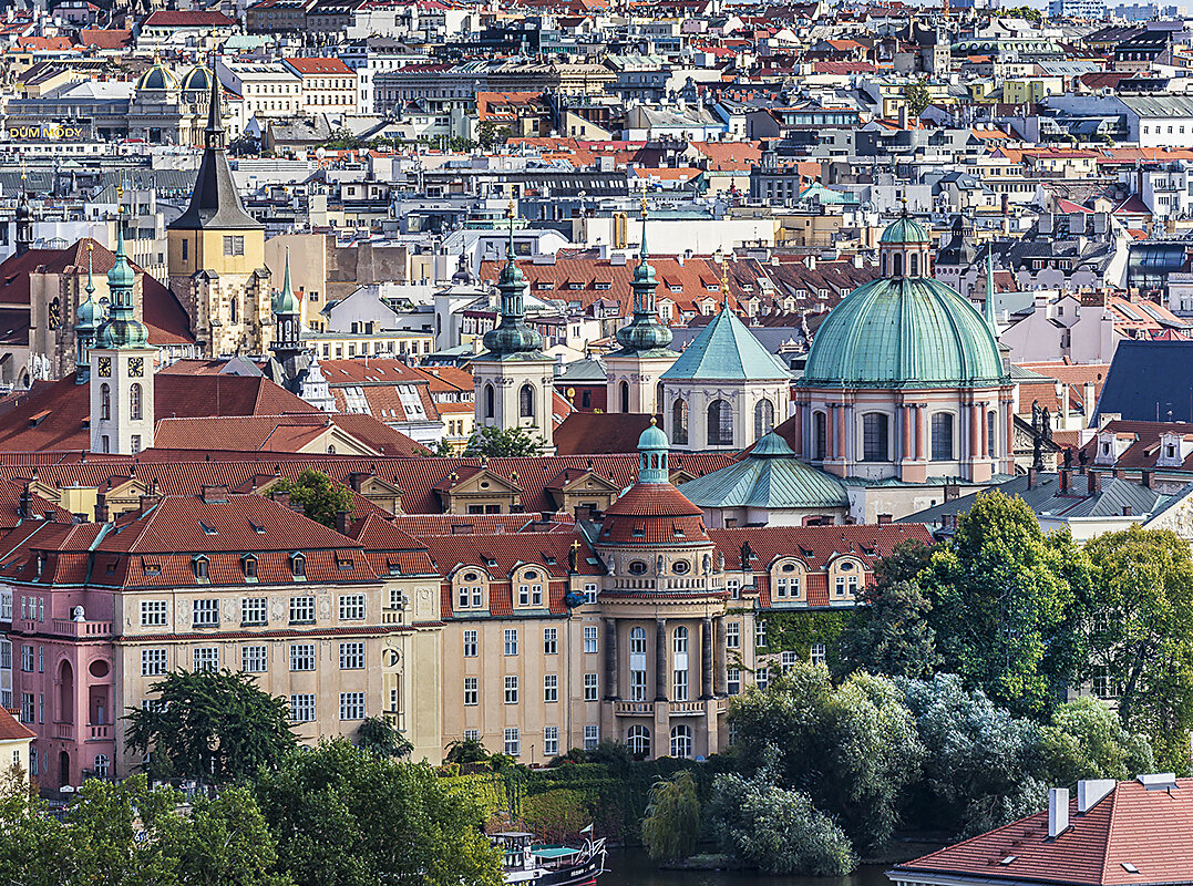 1300_Prague_2019_2821.jpg