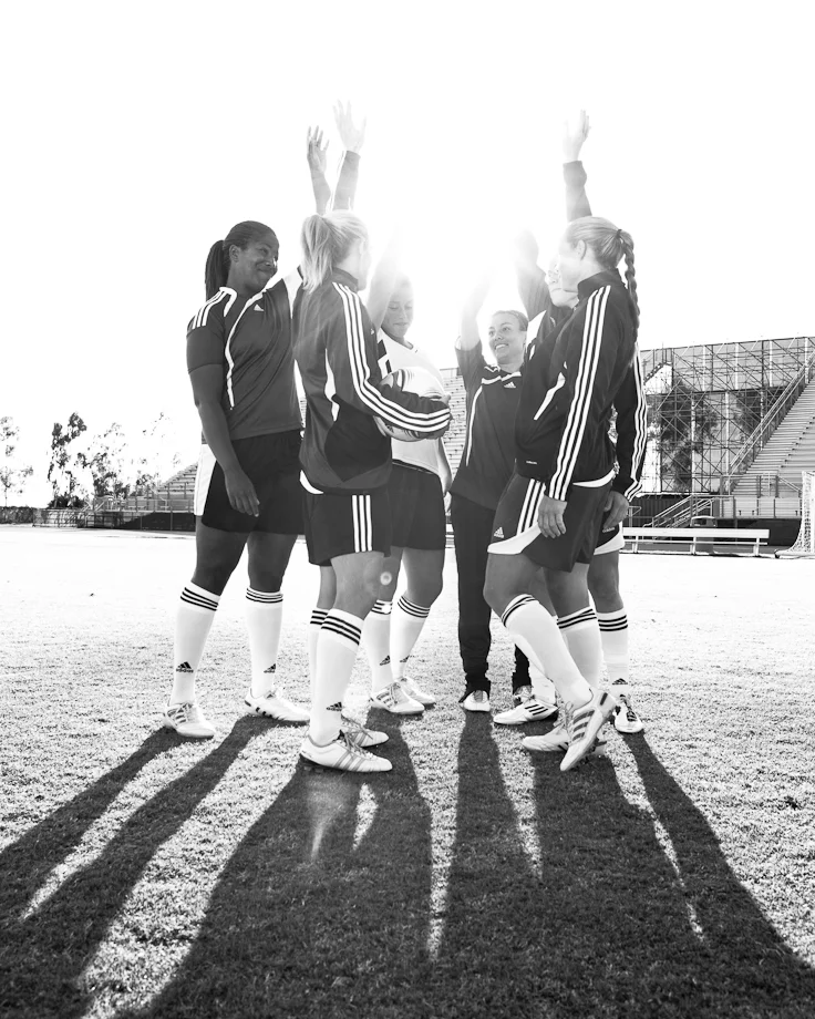 1011_SS11WSOCCER_CELEBRATORY-026.jpg