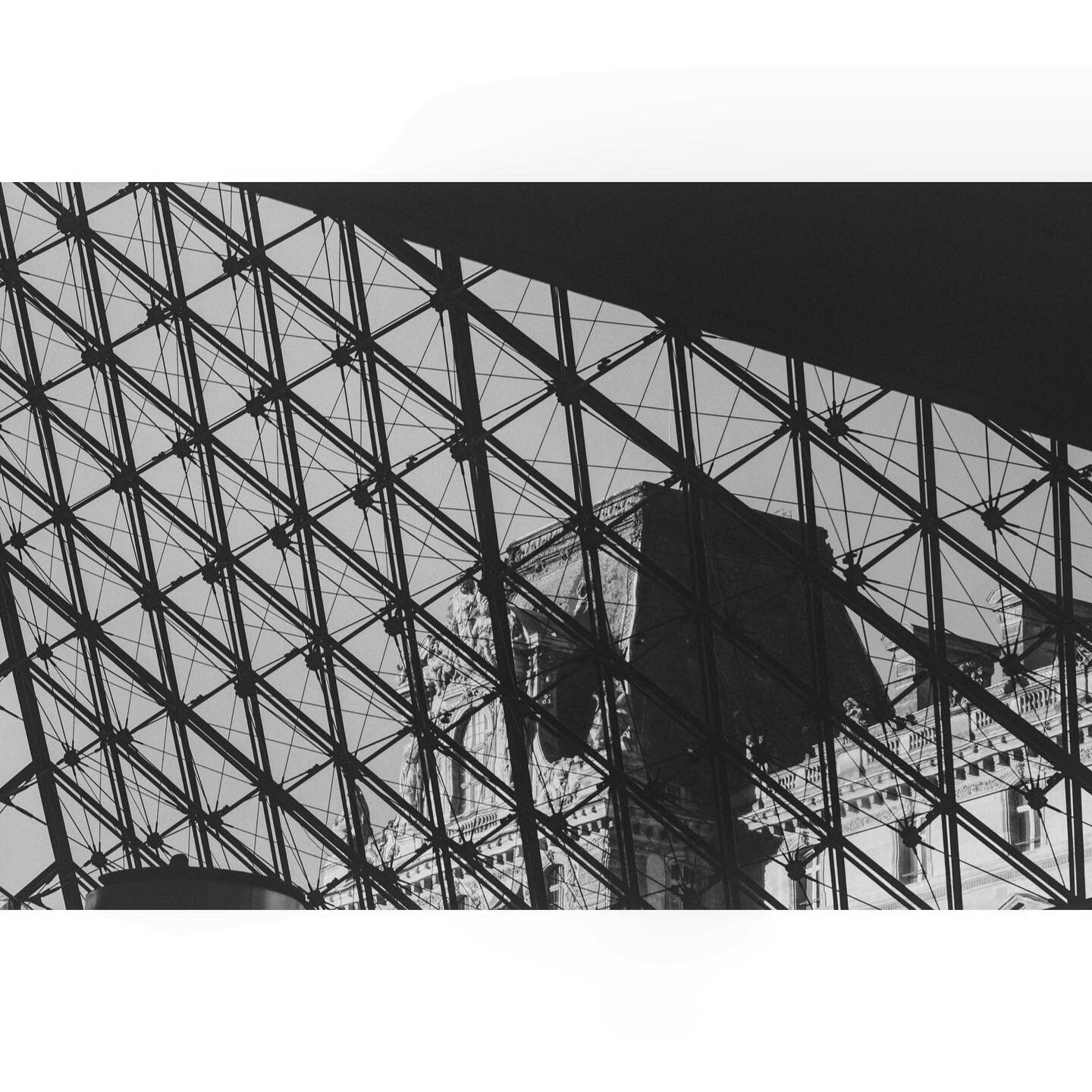 louvre4
.
.
.

#street #magnumphotos #life_is_street #thinkverylittle #reframedmag #eyeshotmag #life_is_scene #capturestreets #photocinematica #minimalzine #bw #bnw #blackandwhite #bnw_demand #streetbw
#bnw_artstyle #paris #france #louvre #geometric