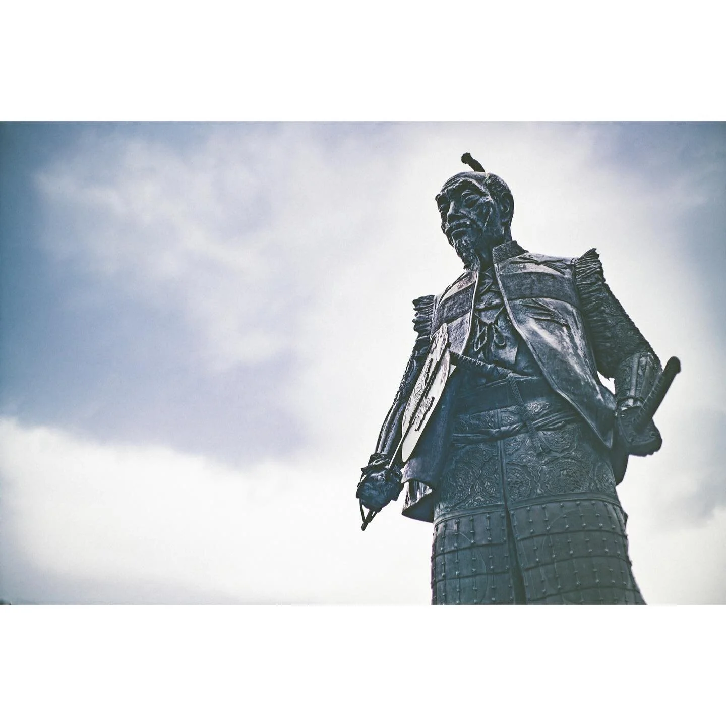 castle grounds
.
.
.
#capturestreets&nbsp;#minimalzine&nbsp;#photocinematica&nbsp;#somewheremagazine&nbsp;#eyeshotmag&nbsp;#travelphotography&nbsp;#timelessstreets&nbsp;#thinkverylittle
#travelphotography&nbsp;#urbanstreetphotography&nbsp;#insidephot