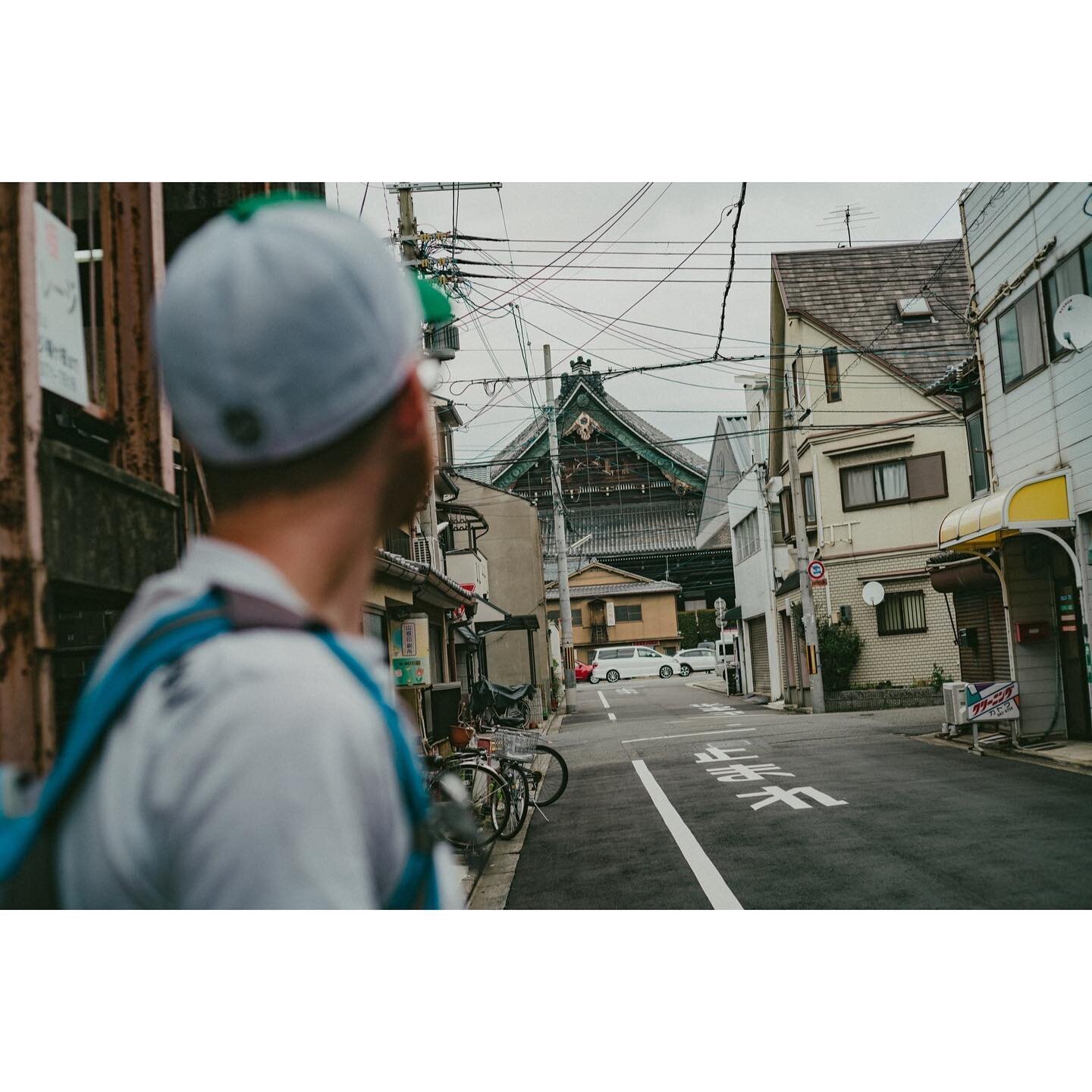 lost boy
.
.
.

#capturestreets&nbsp;#minimalzine&nbsp;#photocinematica&nbsp;#somewheremagazine&nbsp;#eyeshotmag&nbsp;#travelphotography&nbsp;#timelessstreets&nbsp;#thinkverylittle
#travelphotography&nbsp;#urbanstreetphotography&nbsp;#insidephotos
#f