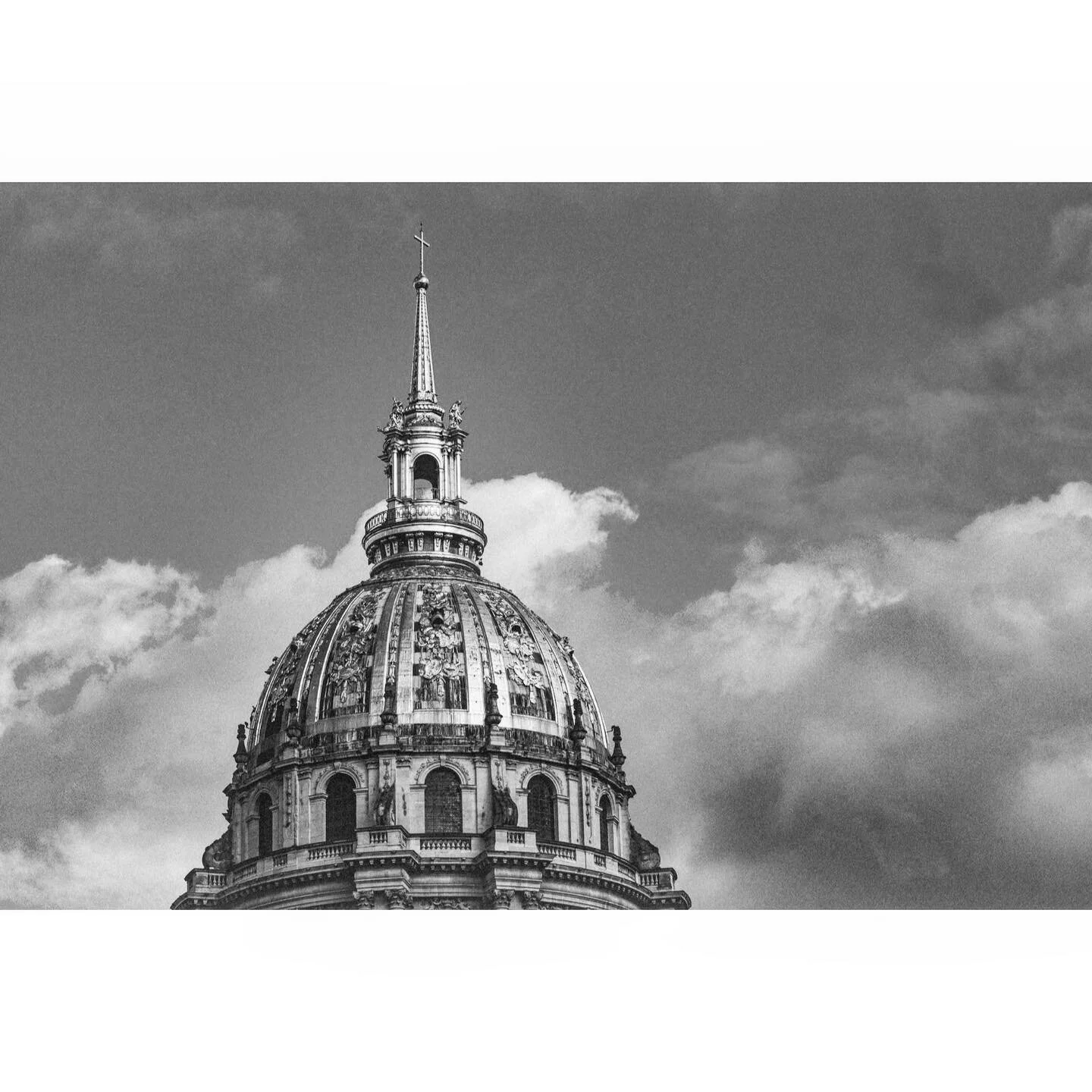 napoleon
.
.
.

#street #magnumphotos #life_is_street #thinkverylittle #reframedmag #eyeshotmag #life_is_scene #capturestreets #photocinematica #minimalzine #bw #bnw #blackandwhite #bnw_demand #streetbw
#bnw_artstyle #paris #france #louvre #geometric