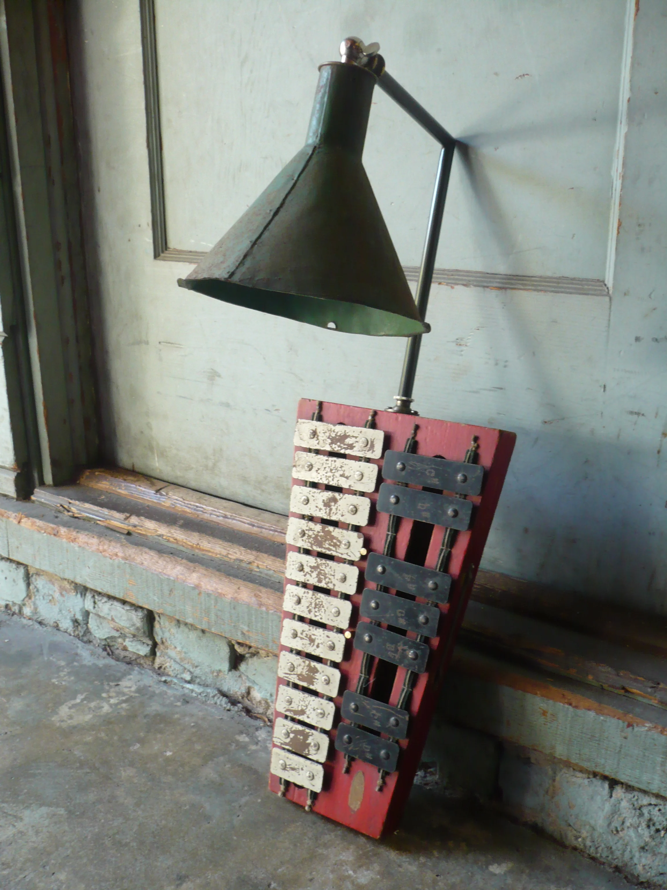 Xylophone wall sconce