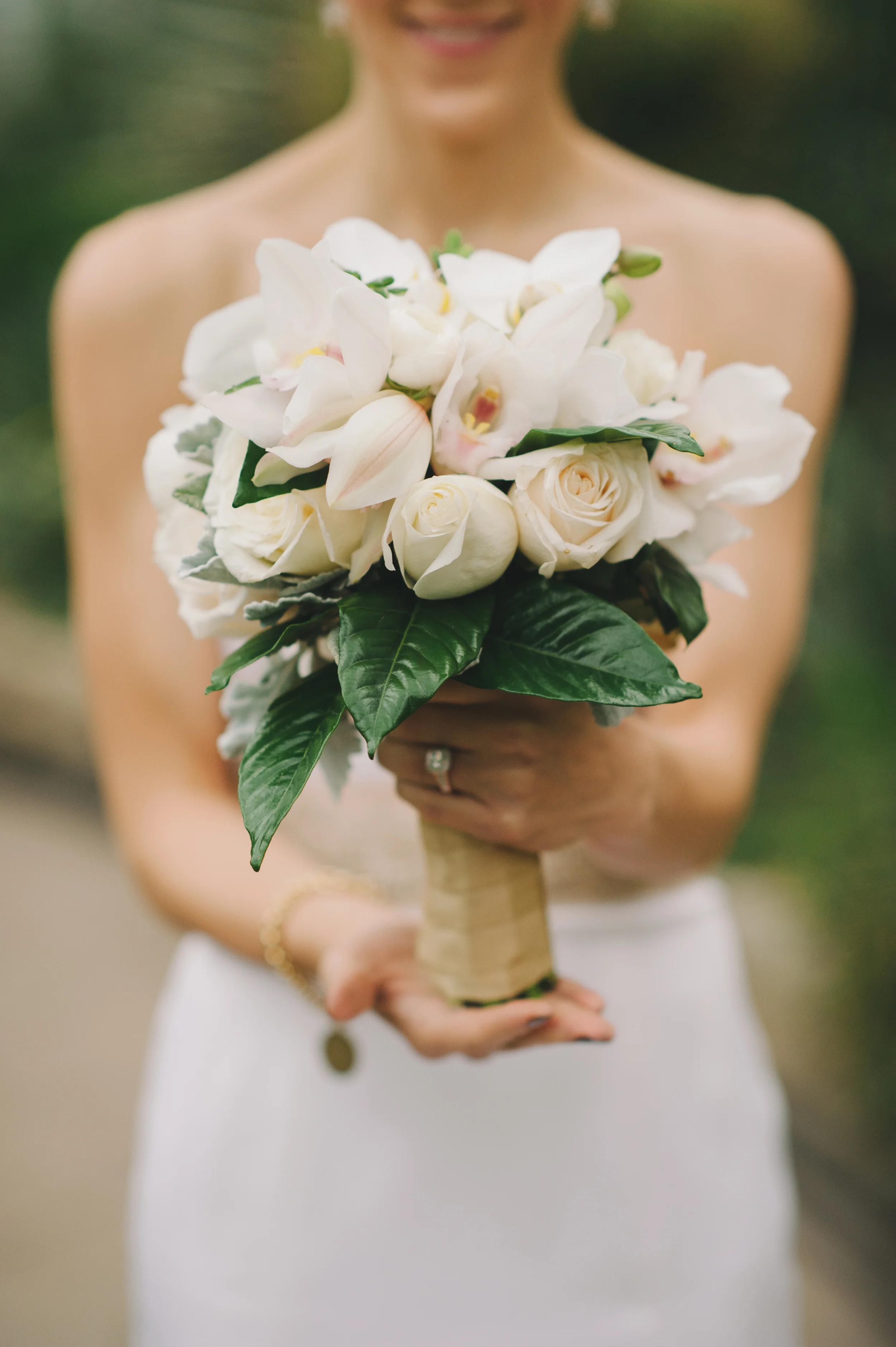 timeless white bridal bouquet