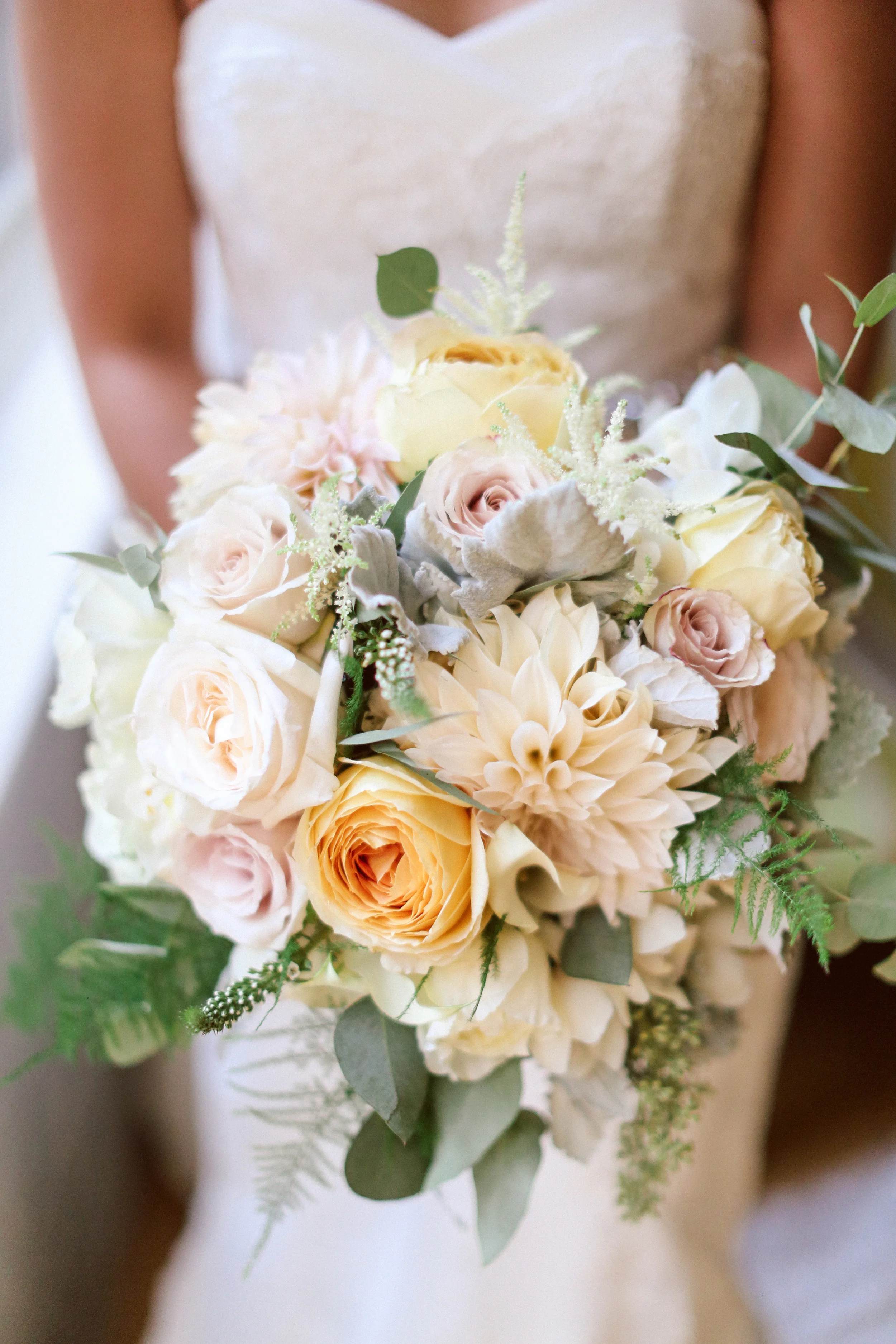 soft & romantic full bouquet