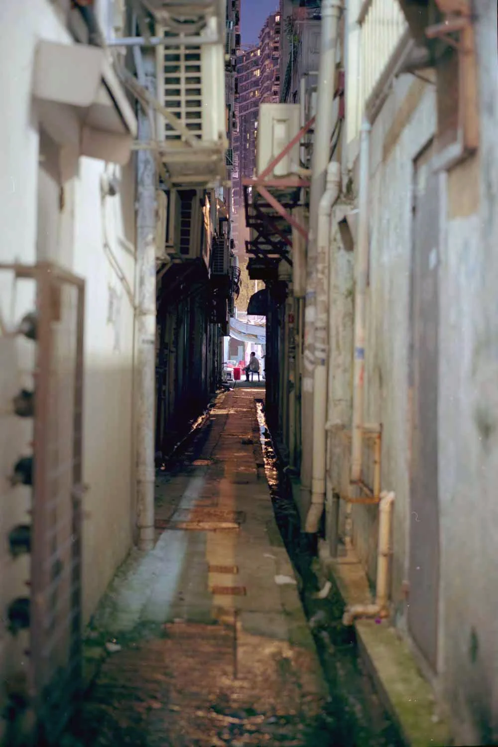 Ajay Malghan_HK Alleys_01.JPG