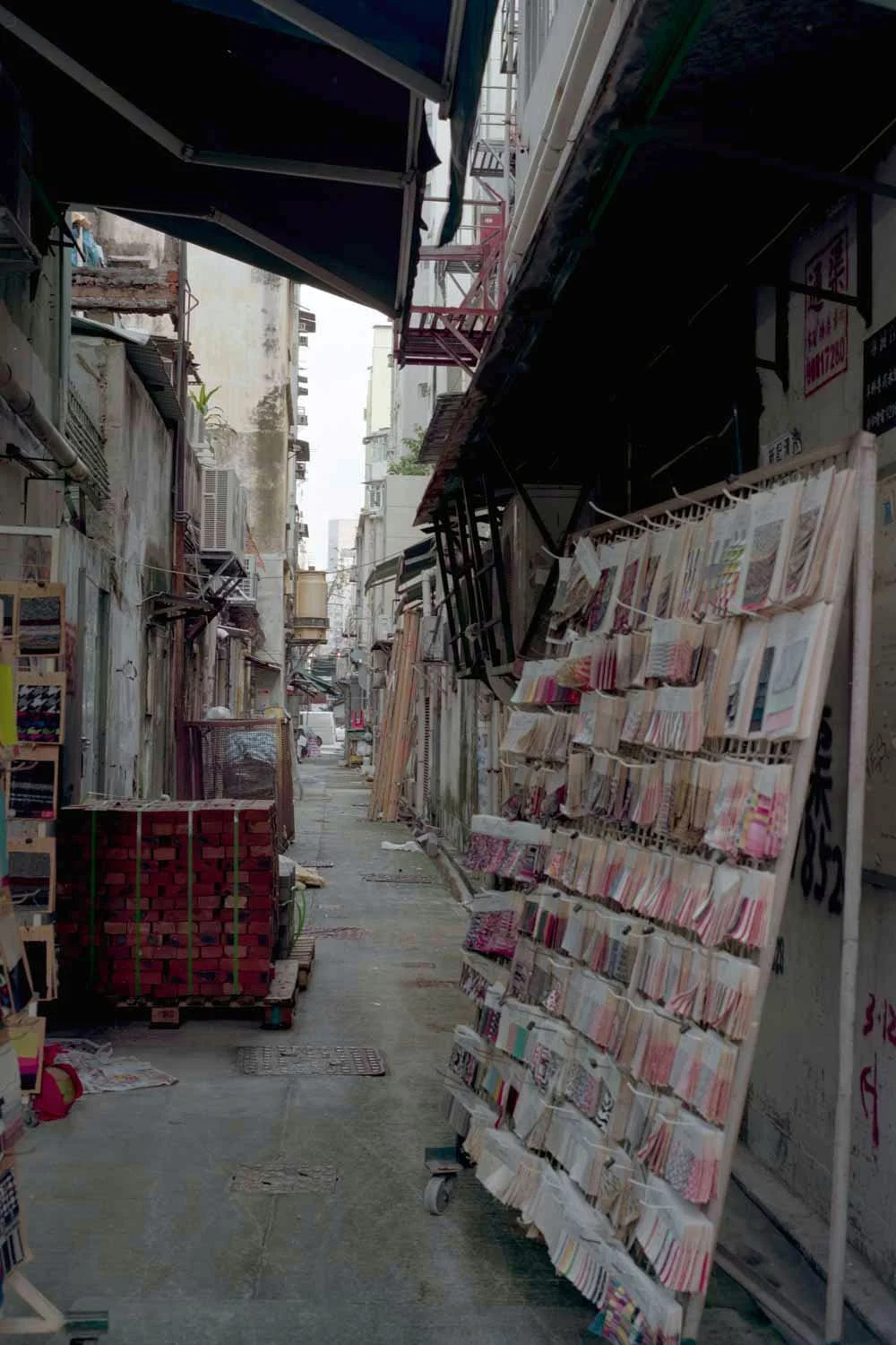 Ajay Malghan_HK Alleys_05.JPG