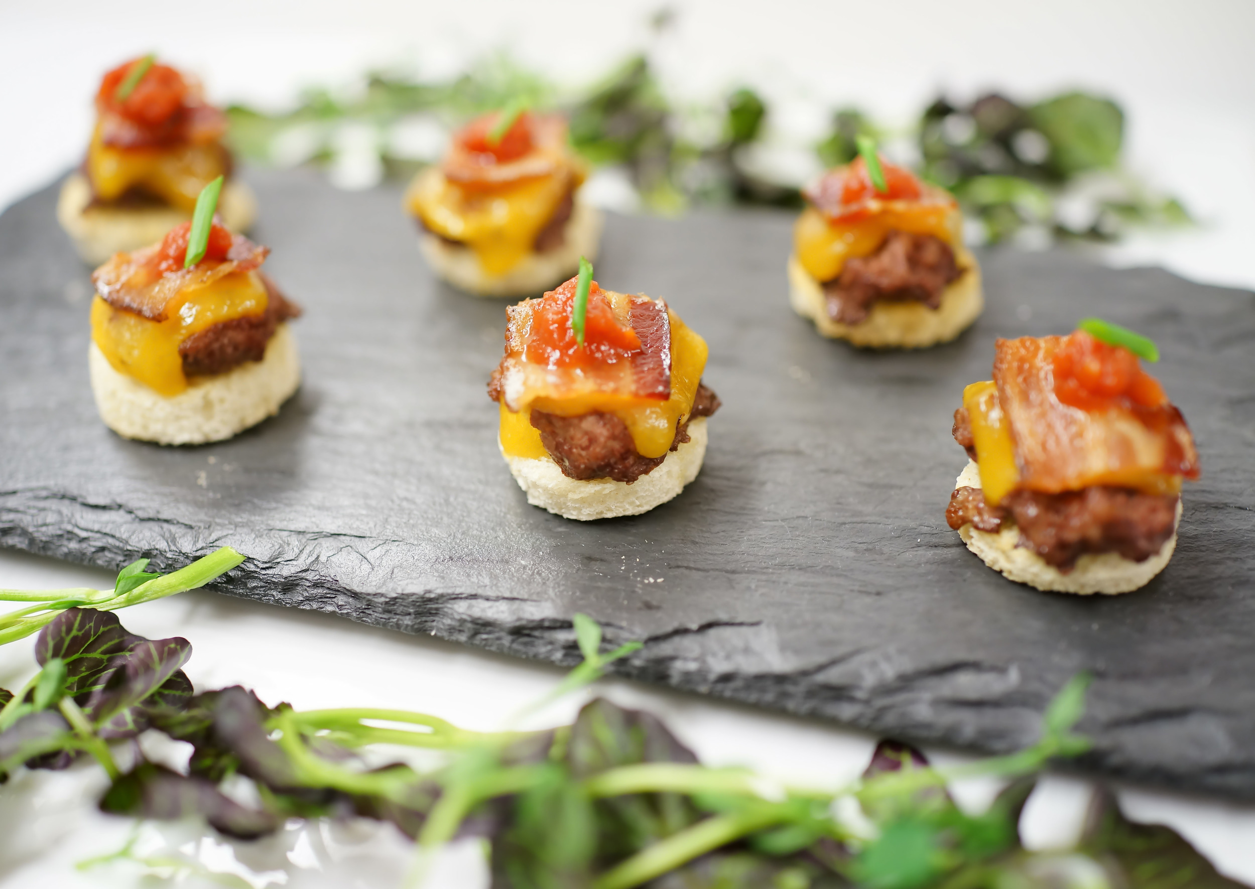 Mini Kobe Burgers / Smoked Bacon / Aged Cheddar
