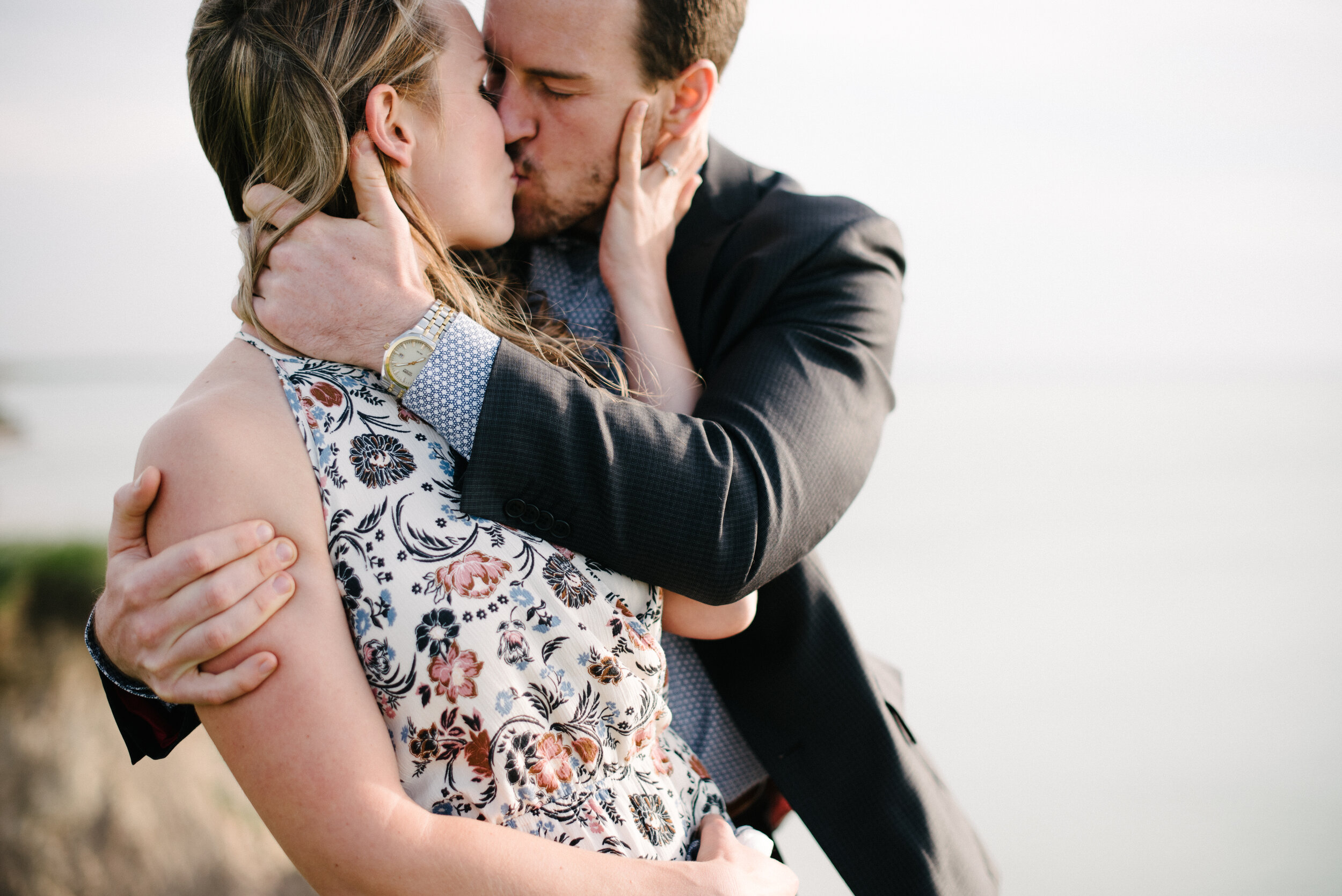 kissing engagement shoot.jpg