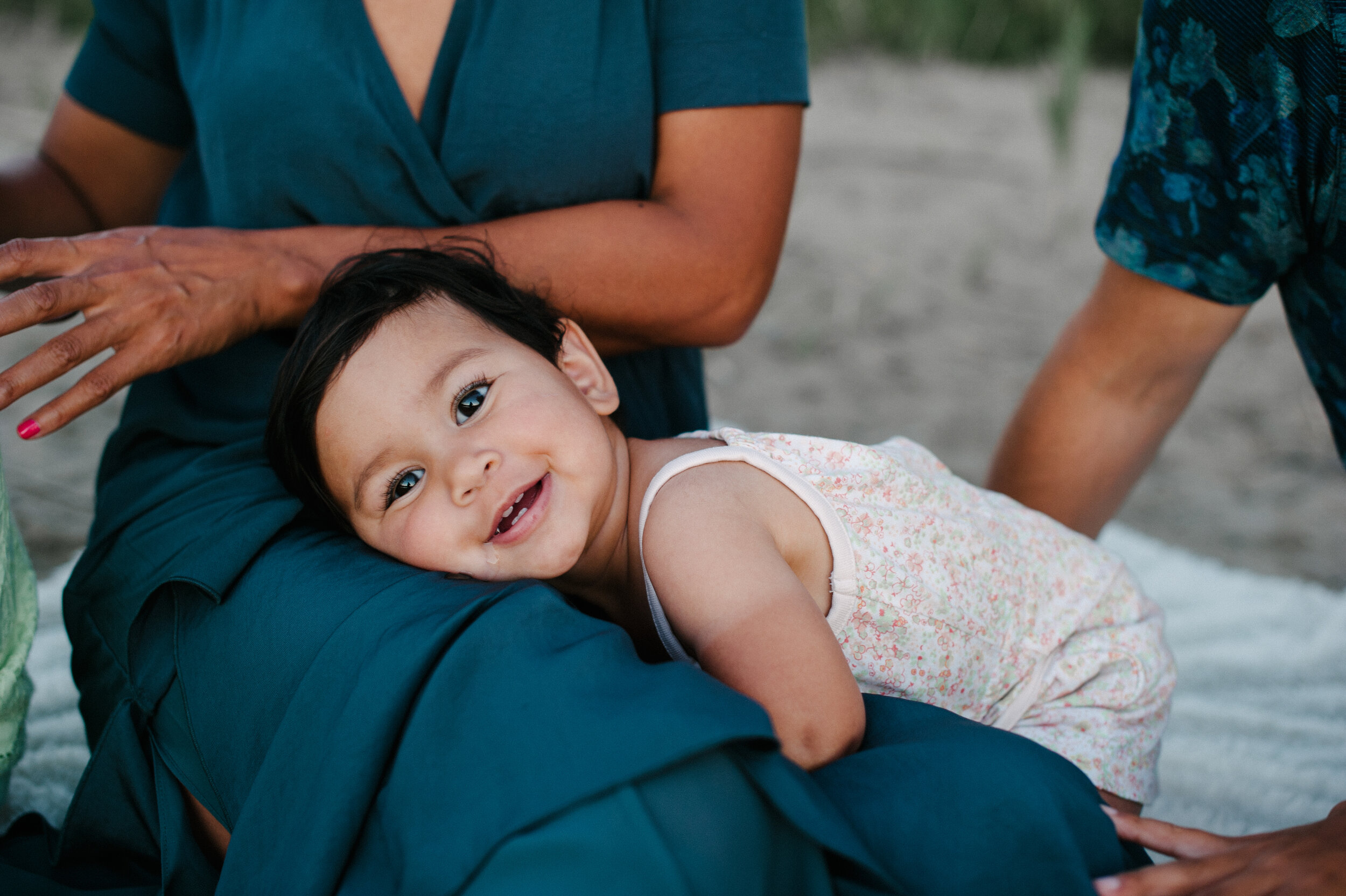 adorable girl family photoshoot.jpg