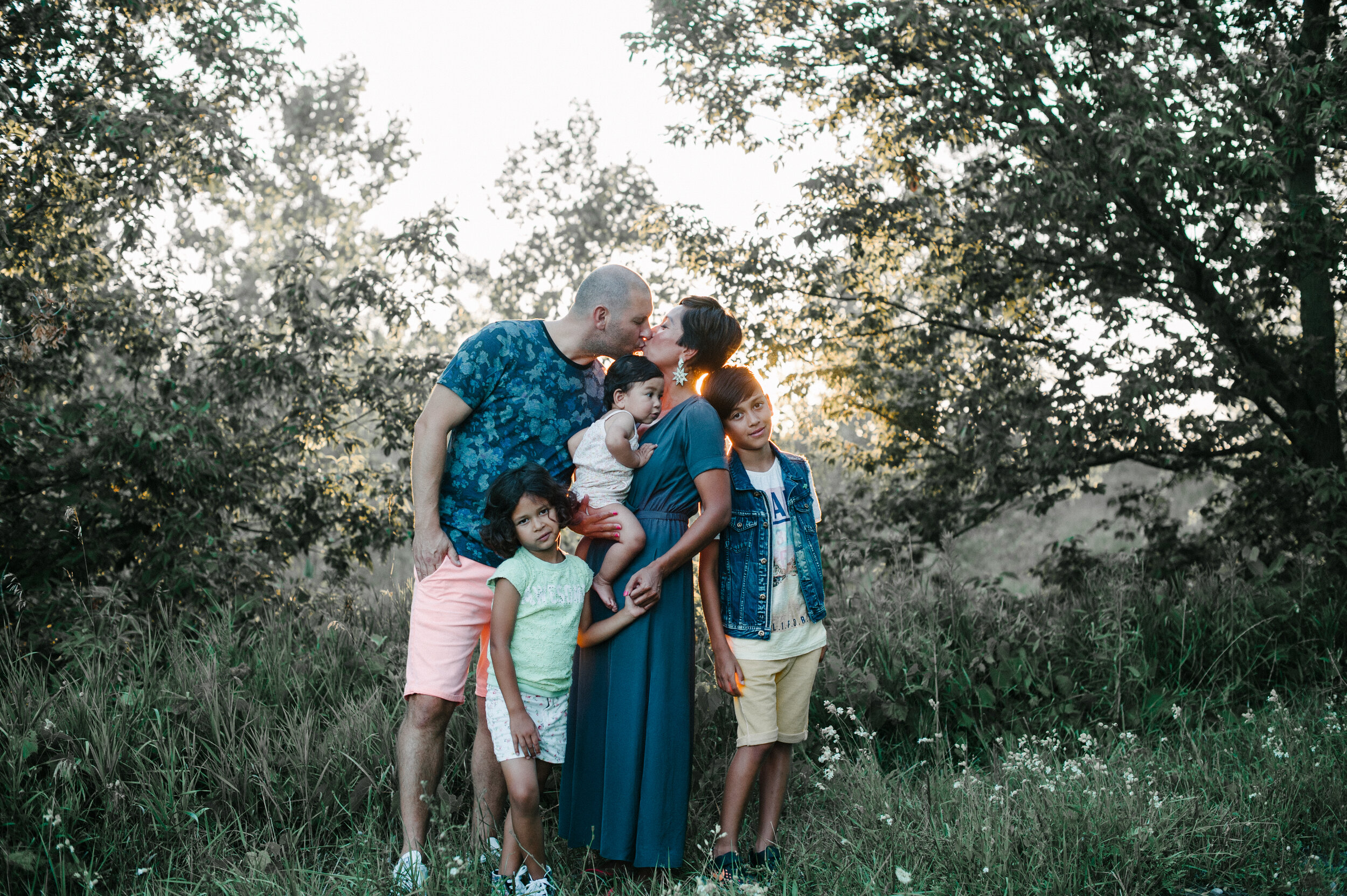 relaxed family photoshoot.jpg