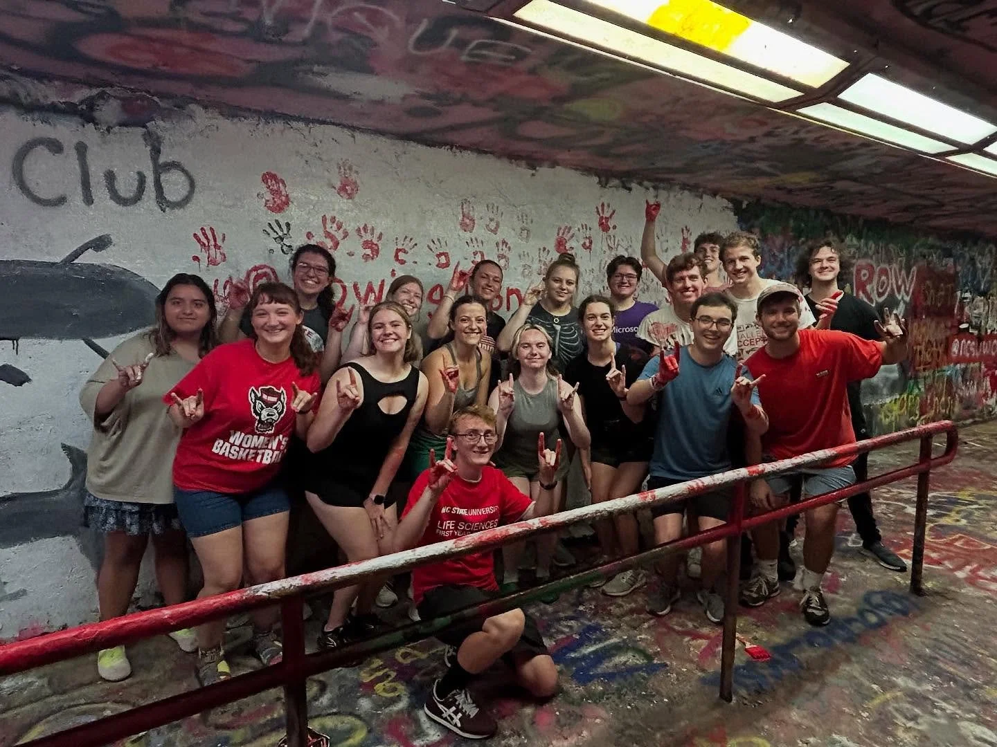 we had a great time painting the tunnel last night! it is not to late to join us! fill out our interest form and come out to a practice! 
form: https://docs.google.com/forms/d/e/1FAIpQLSead2J2QQErbCLC4QNezDENSXjubuD64Ba0hEAsYGOOkVEp1g/viewform?usp=he