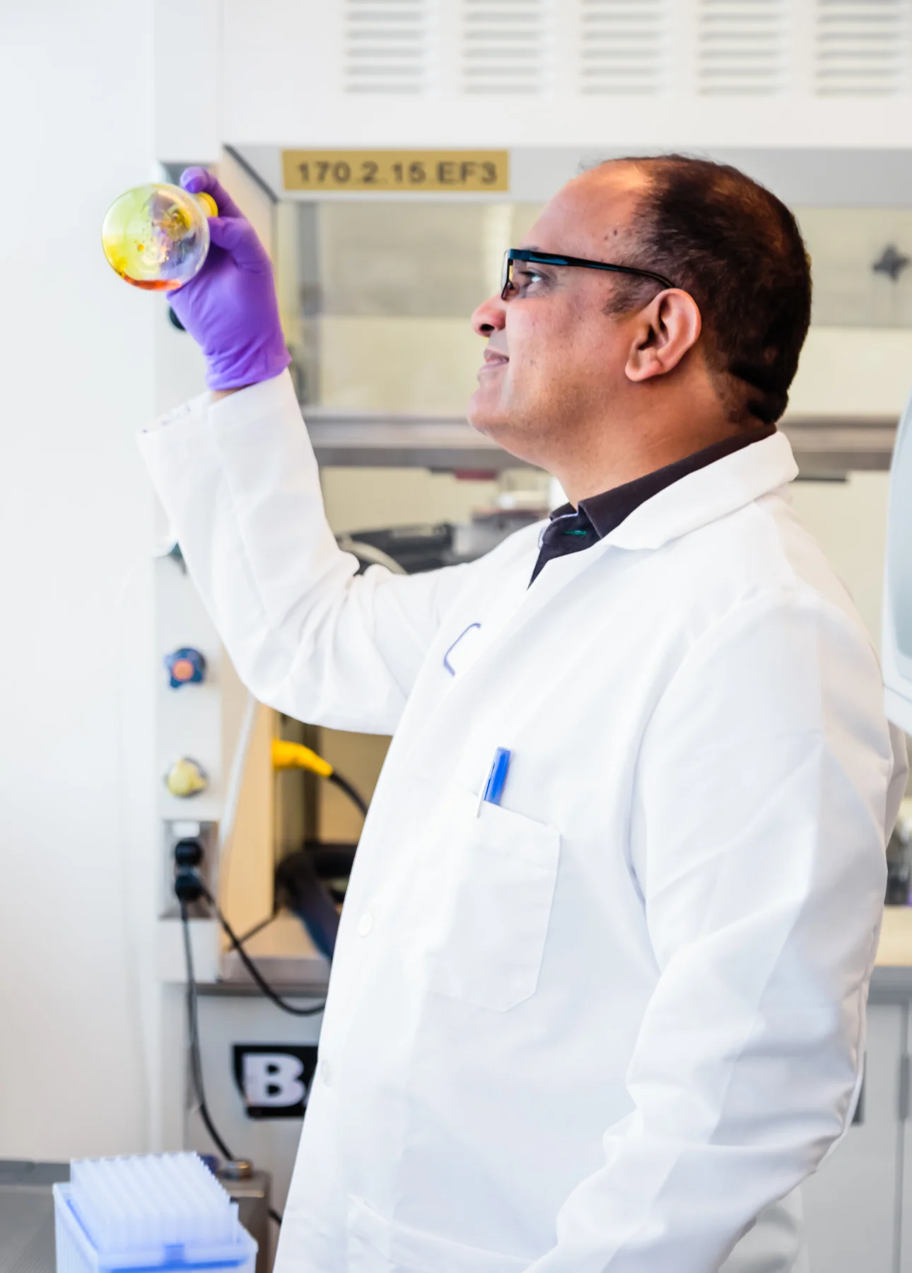 threshold_beaker_scientist_1.jpg