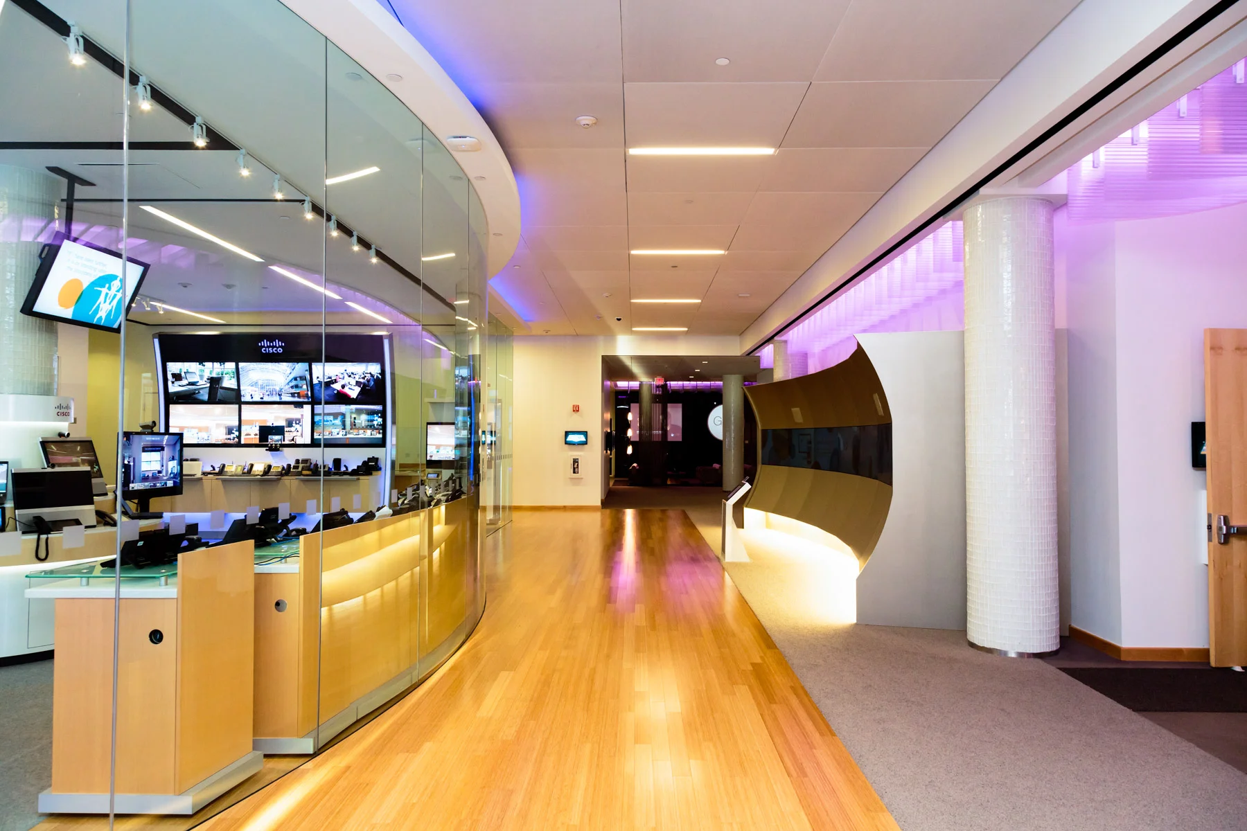 cisco_1800-7.jpg