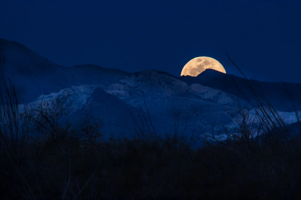 Santa Rita moonrise