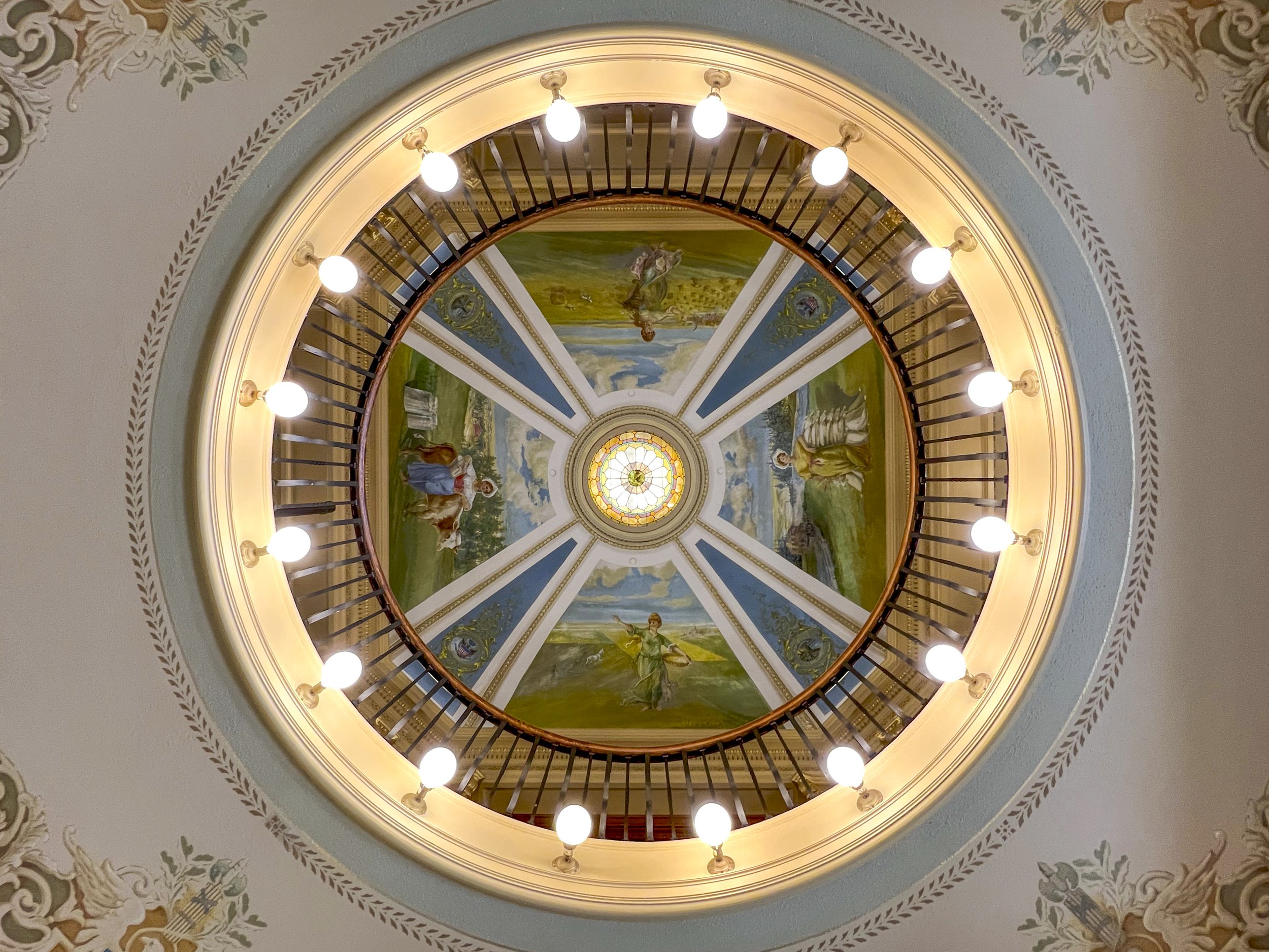 A view of the dome seen from the rotunda