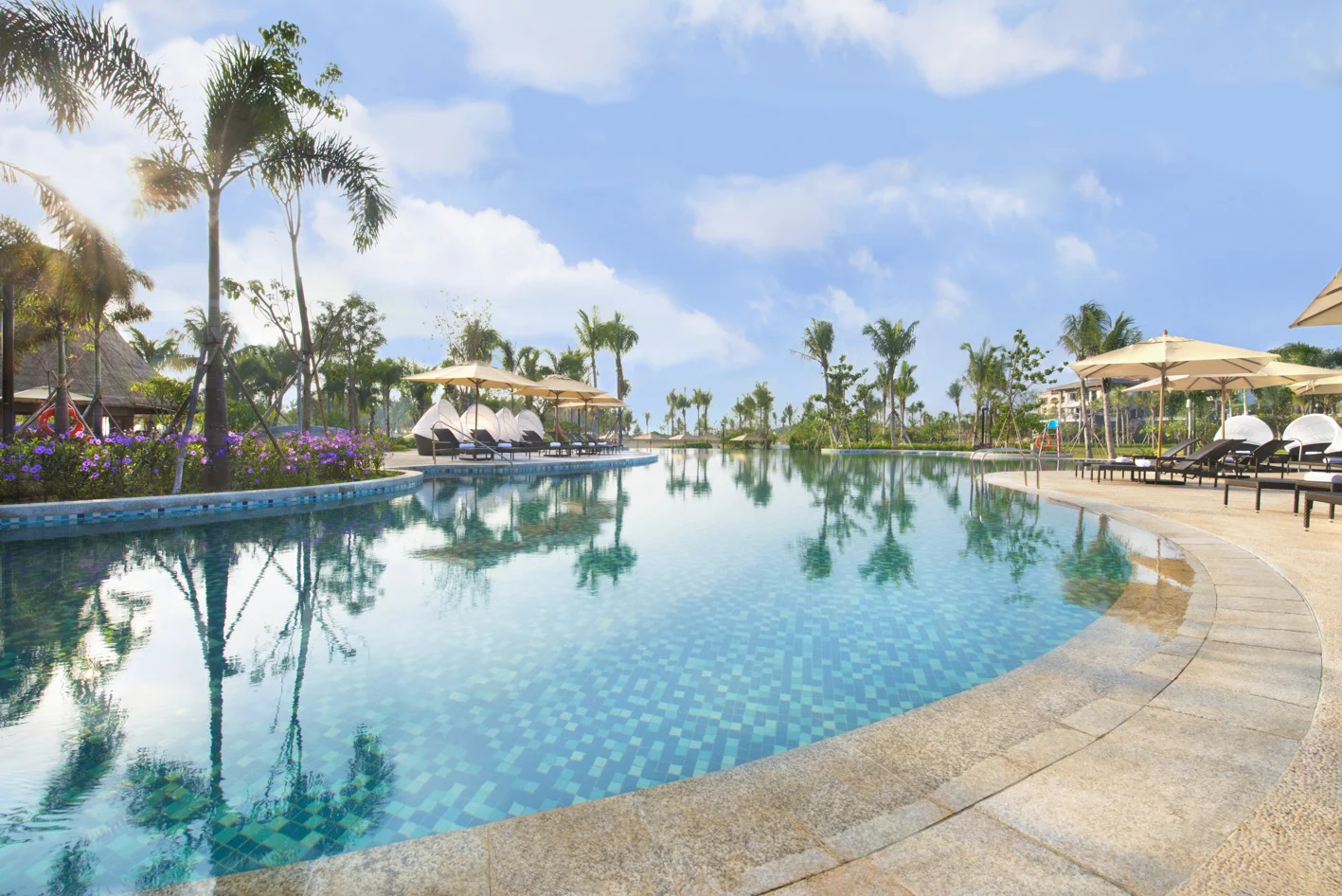 20141017_Shangri-La-Sanya_Pool_F2.jpg