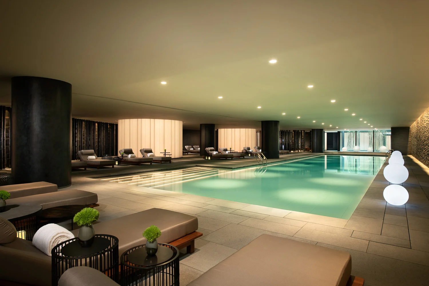 20180702_middlehouse-pool-1.jpg