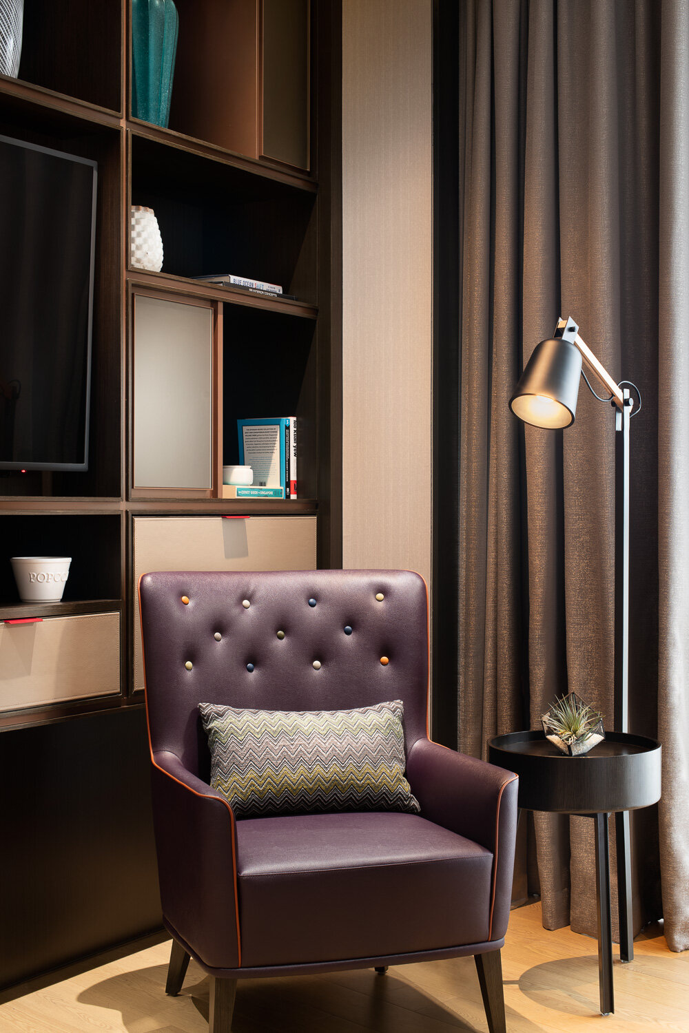 20190522_Wilson_Swissotel_Room-6456-Bedroom-detail_Raw16008.jpg