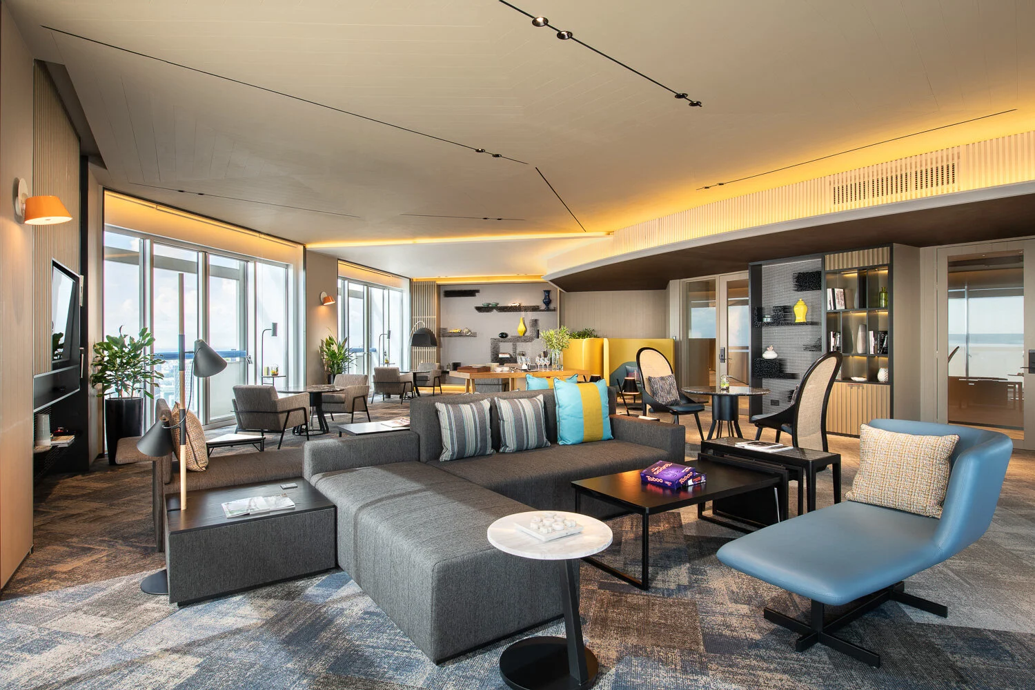 20190523_Wilson_Swissotel_65F Lounge 3_Raw16780.jpg