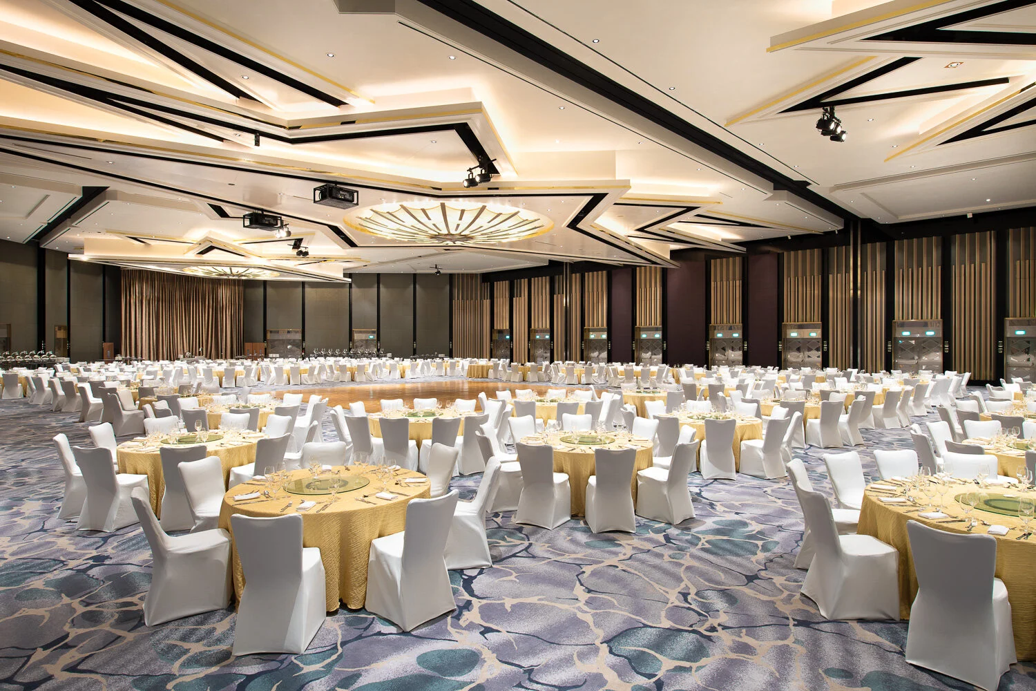 20190525_Wilson_Swissotel_Ballroom.jpg