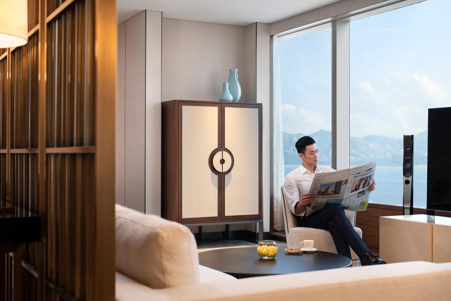 20190502_Raffles_Lifestyle-Reading Newspaper@Suite.jpg