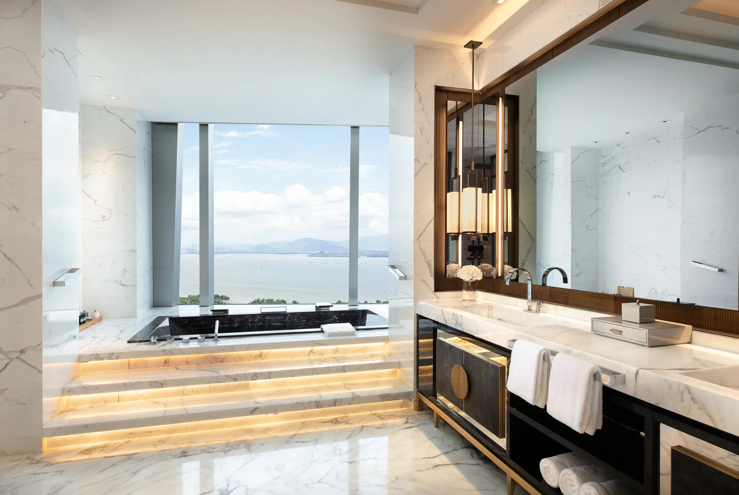 20190506_Raffles_Bathroom.jpg