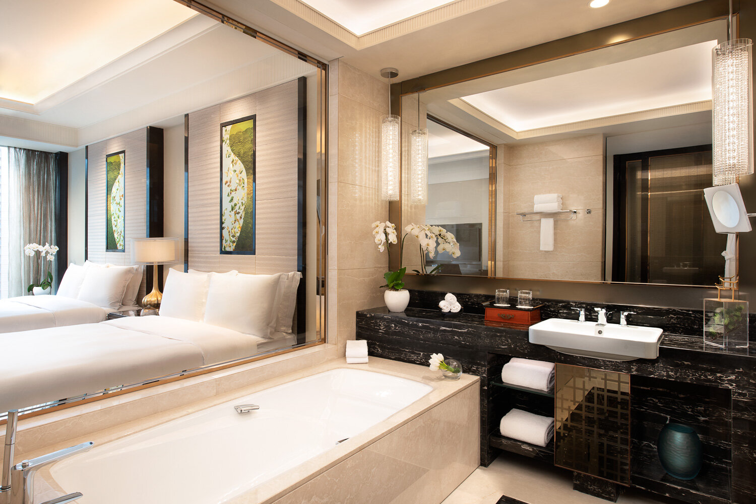 20190707_Fairmont_Dulux Room- Bathroom.jpg