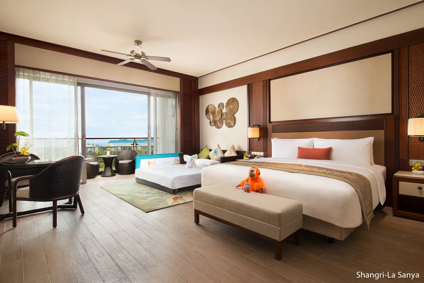 20141016_Shangri-La-Sanya_Family-Room_F.jpg