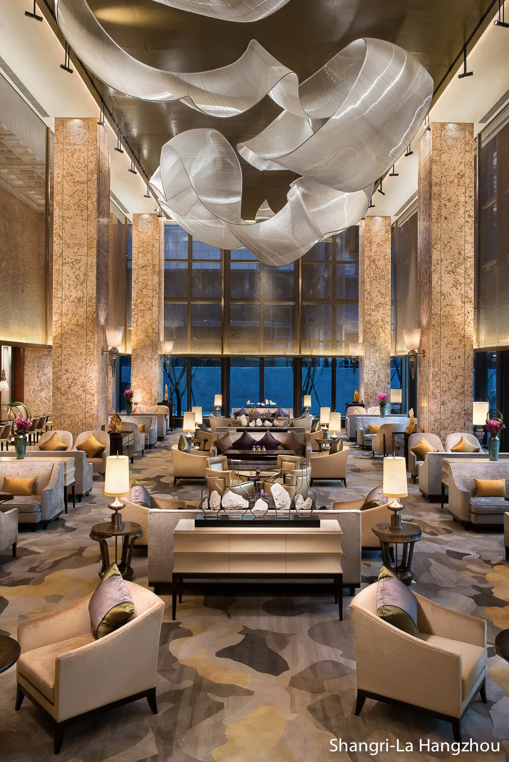 20160228_Shnagri-La_Lobby-Lounge.jpg