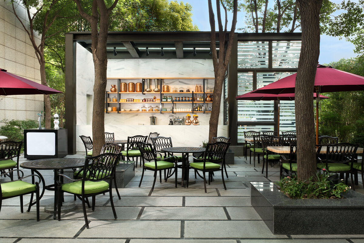 Interior_InterContinental_Breeze-Garden_Angle4.jpg