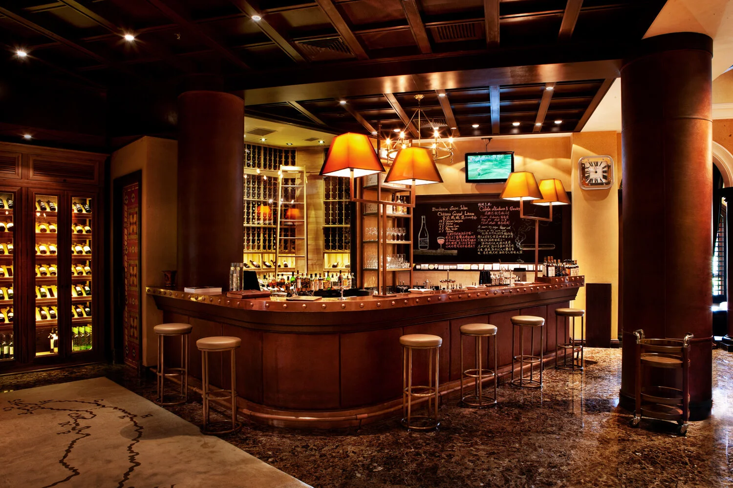 20100806_Sheshan-Golf-Estates_Bar_Interior-3.jpg