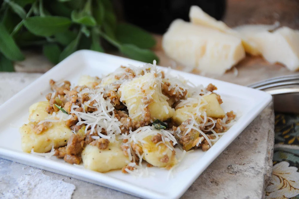 Gnocchi Con Ragu Bianco Olives Lucinda